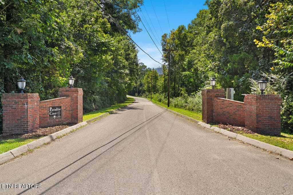 Subdivision Entry - 409 Bluff Trace, Jacksboro, TN 37757