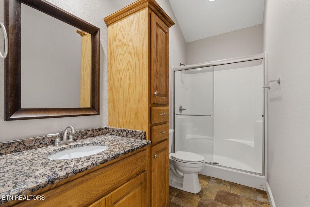 Full Bath Main Floor - 409 Bluff Trace, Jacksboro, TN 37757