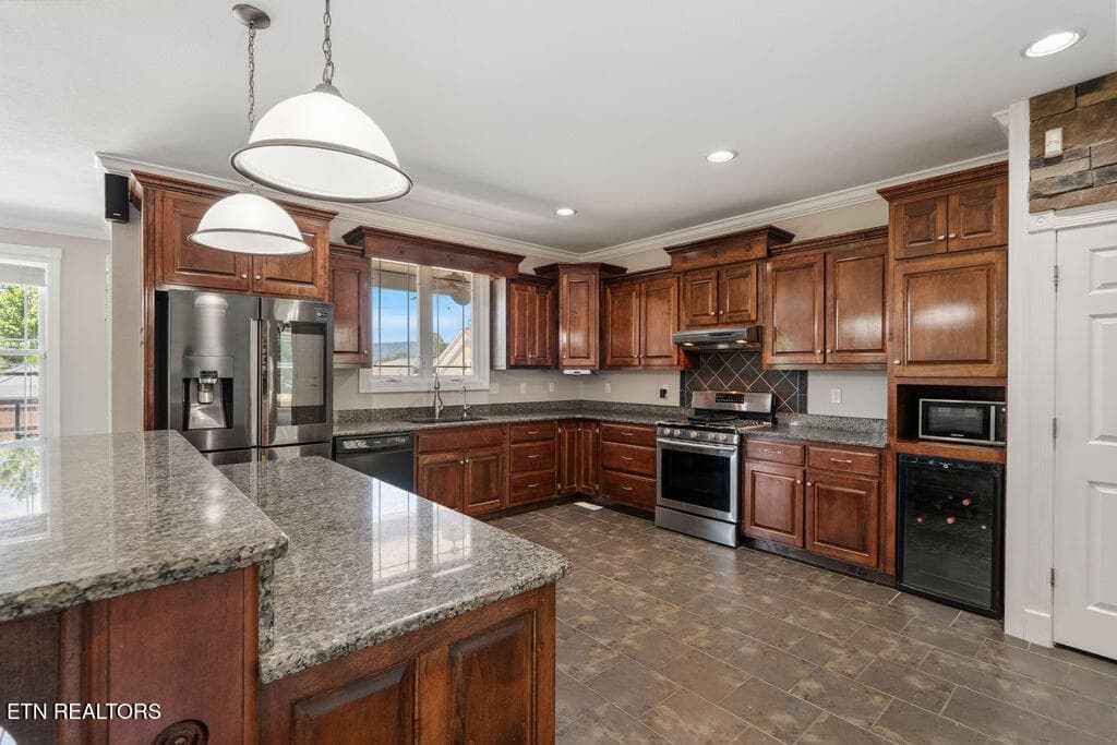 Kitchen 2 - 409 Bluff Trace, Jacksboro, TN 37757