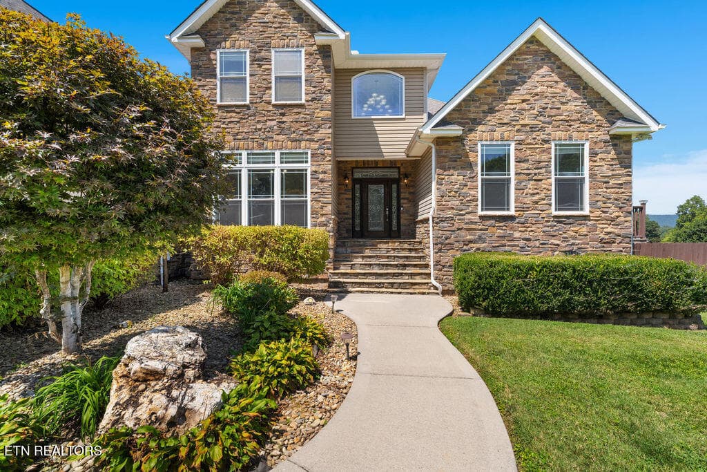 Front Entrance - 409 Bluff Trace, Jacksboro, TN 37757