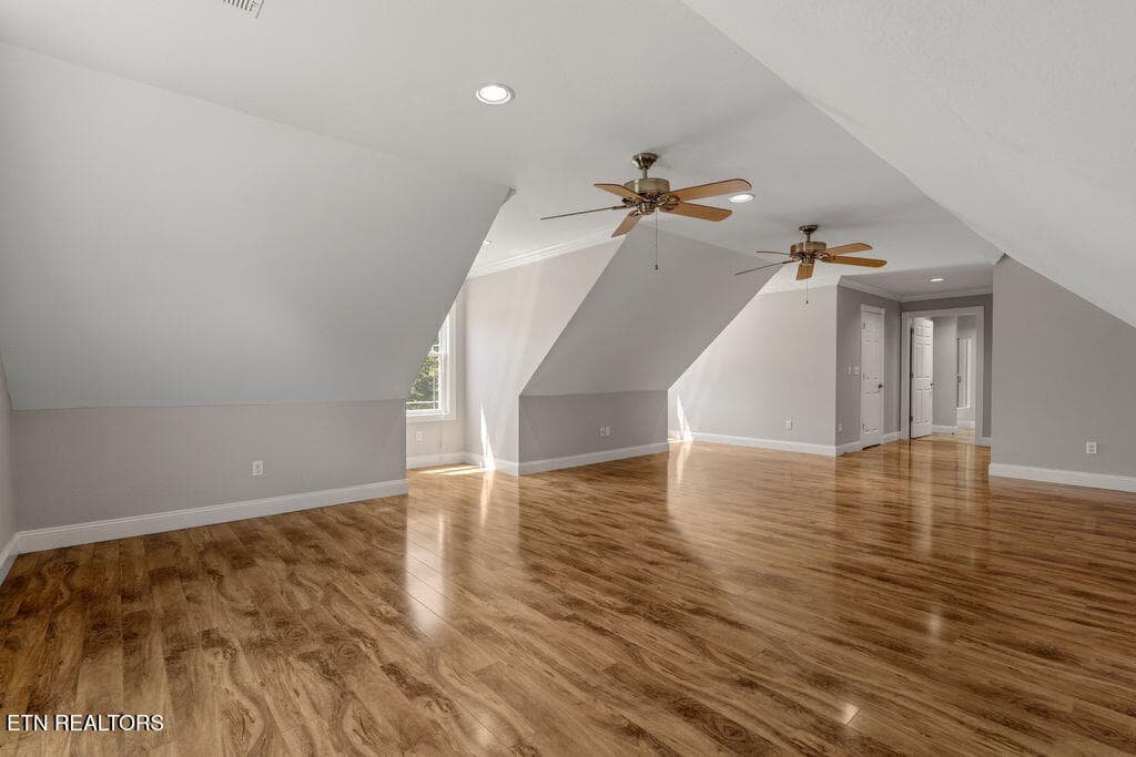 HUge Bonus Room - 409 Bluff Trace, Jacksboro, TN 37757