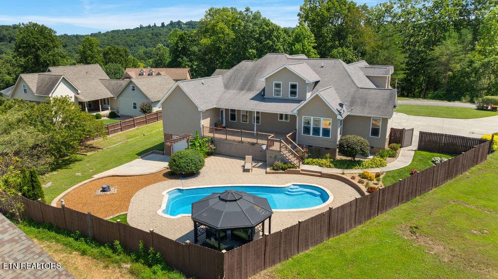 Back View - 409 Bluff Trace, Jacksboro, TN 37757