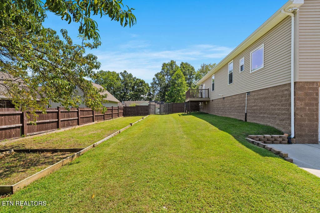 Side Yard - 409 Bluff Trace, Jacksboro, TN 37757