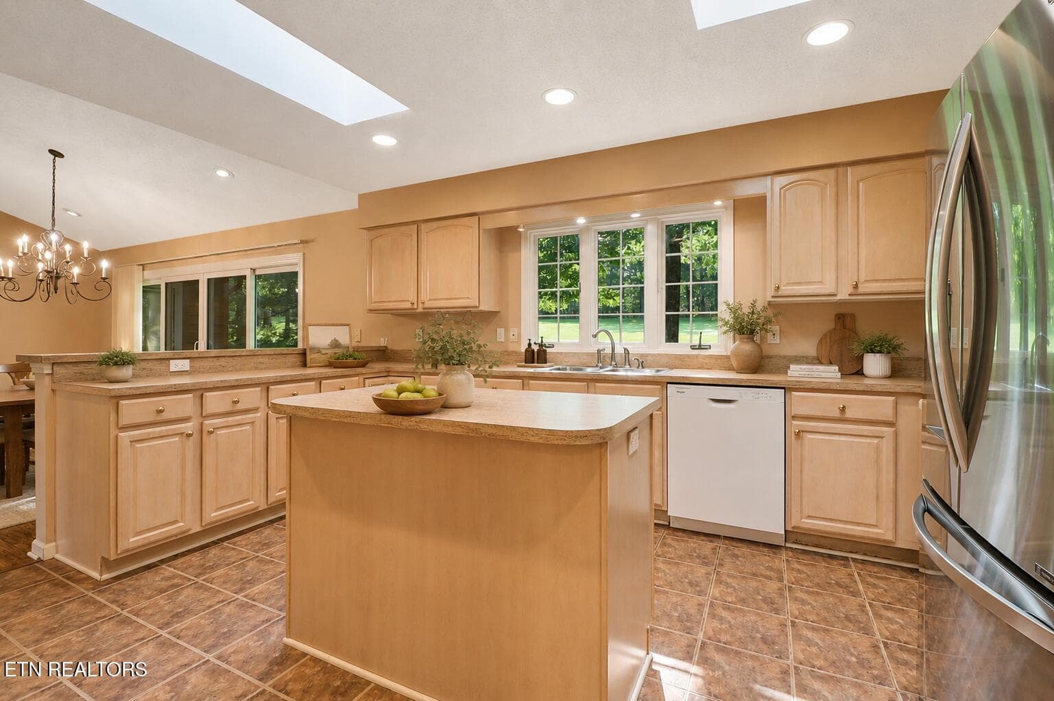 Kitchen Counters Virtually Accessorized - 25 Amesbury Court, Crossville, TN 38558, Crossville