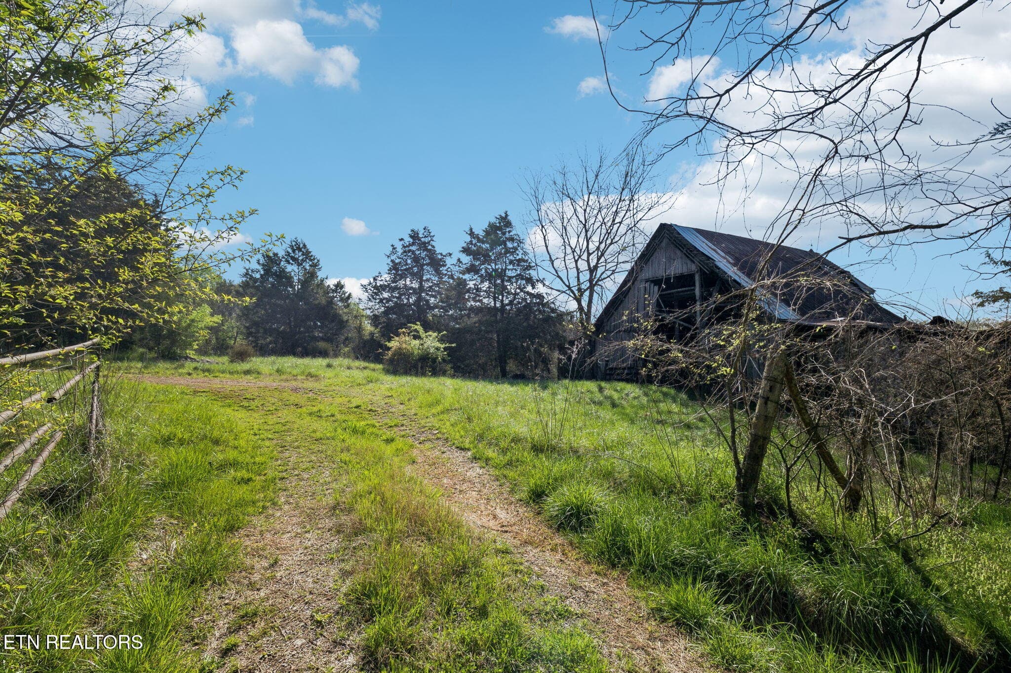 45-436 Thorngrove Pike - 045 - 436 Thorngrove Pike, Kodak, TN 37764
