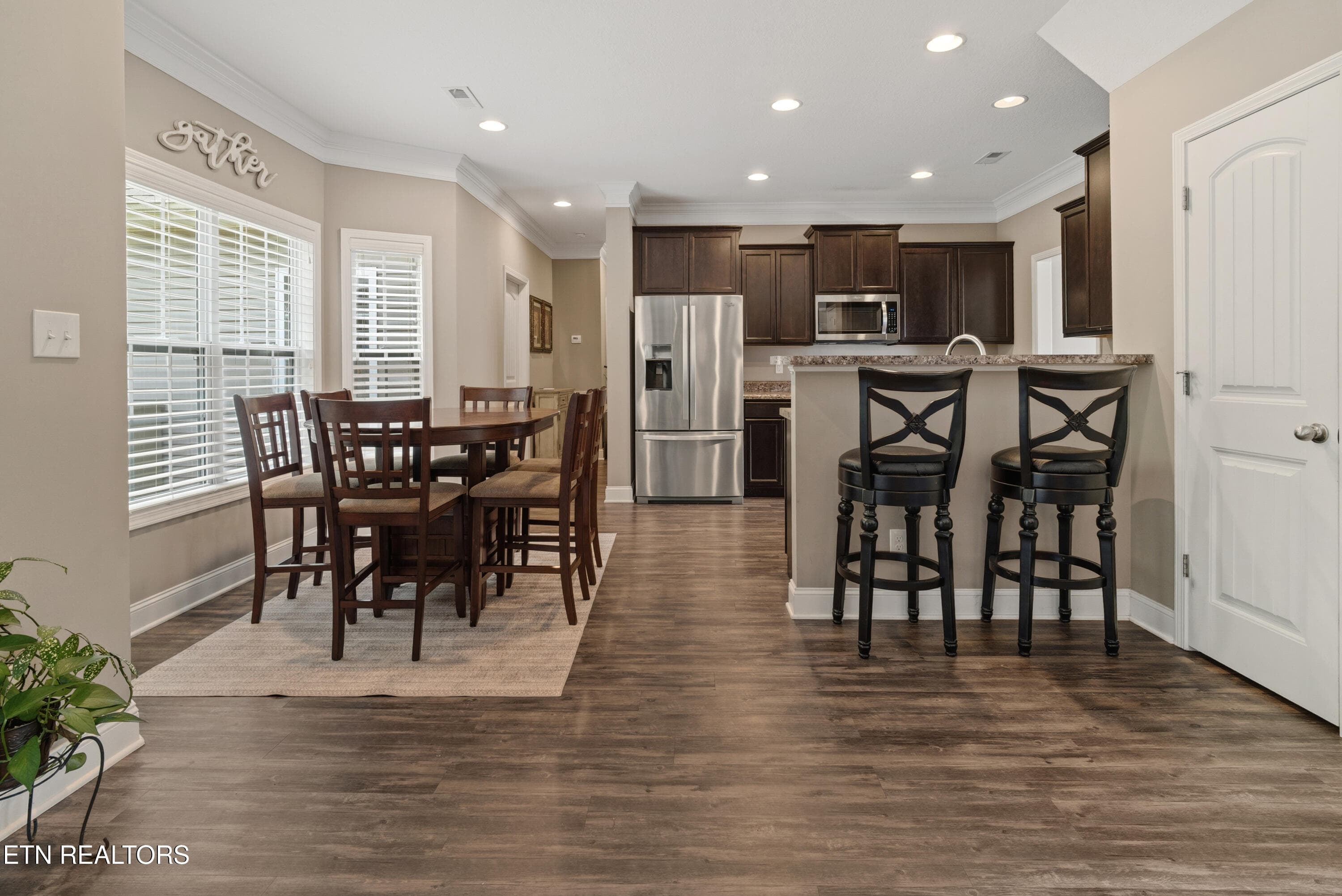 Breakfast Bar - 2614 Sweeping Rain Lane, Knoxville, TN 37931
