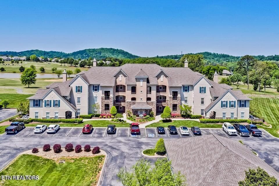 535 Rarity Bay Pkwy 201, Vonore, TN 37885