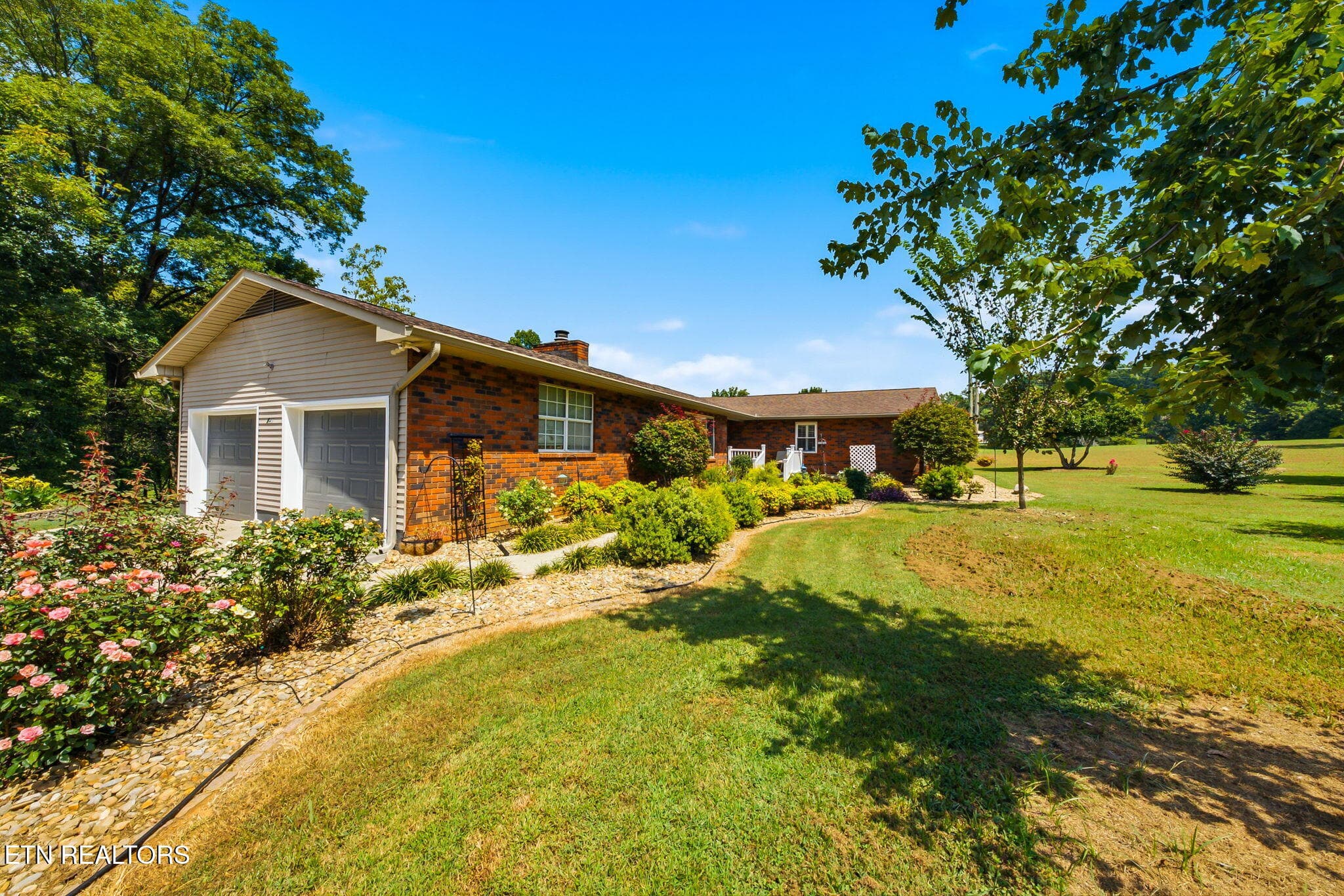 2-web-or-mls-841-Knight-Rd-Knoxville-TN- - 841 Knight Rd, Knoxville, TN 37920