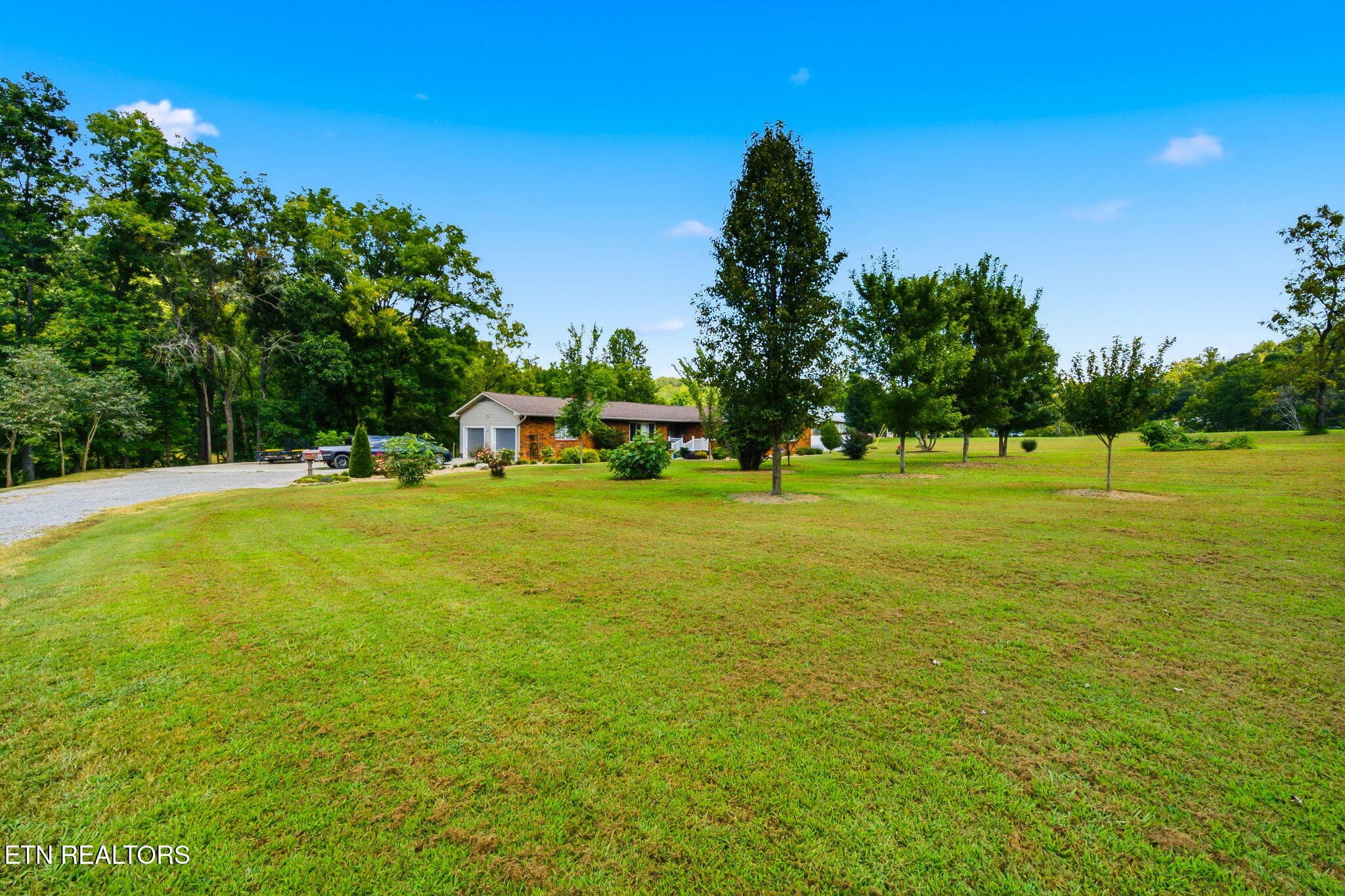 3-web-or-mls-841-Knight-Rd-Knoxville-TN- - 841 Knight Rd, Knoxville, TN 37920
