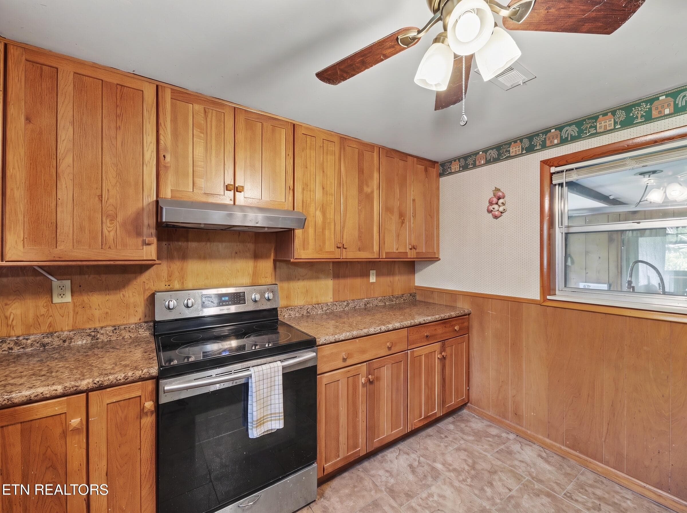 Kitchen - 134 Hodges Lane, Maryville, TN 37804