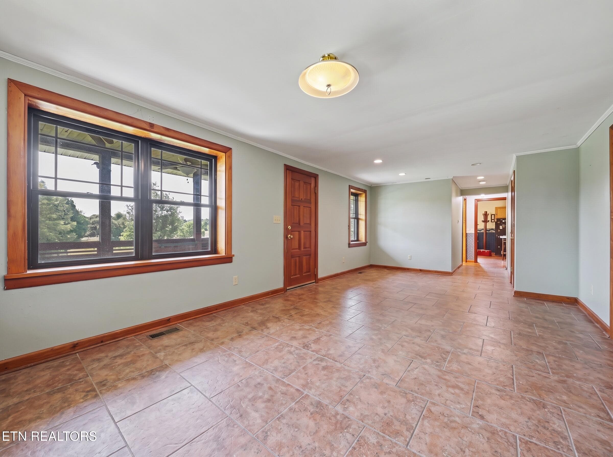 Family room - 134 Hodges Lane, Maryville, TN 37804
