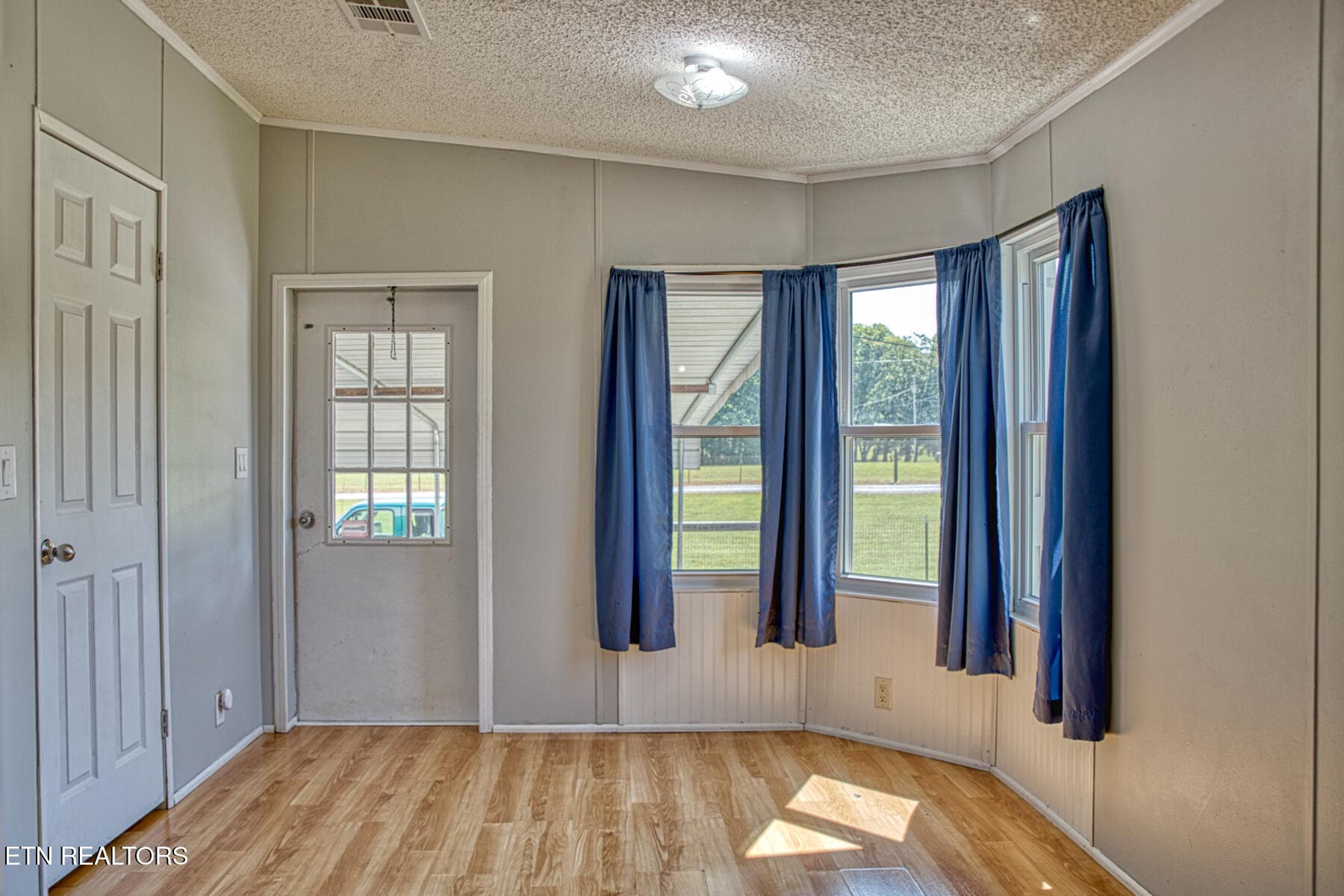 WALK IN LAUNDRY ROOM - 856 Corinth Rd, Sparta, TN 38583, Sparta