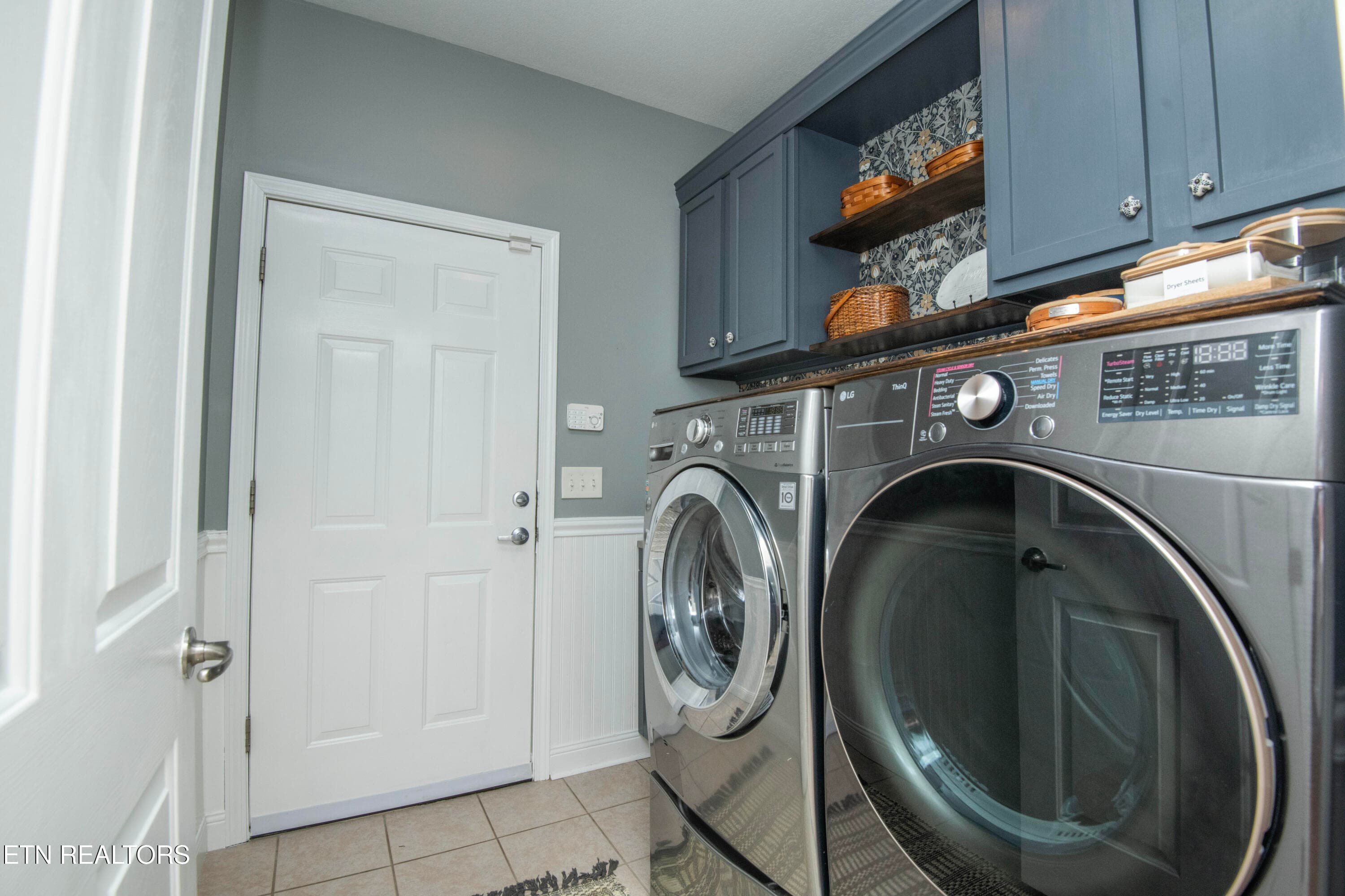 laundry - 125 McNeilly Circle, Maryville, TN 37803, Maryville