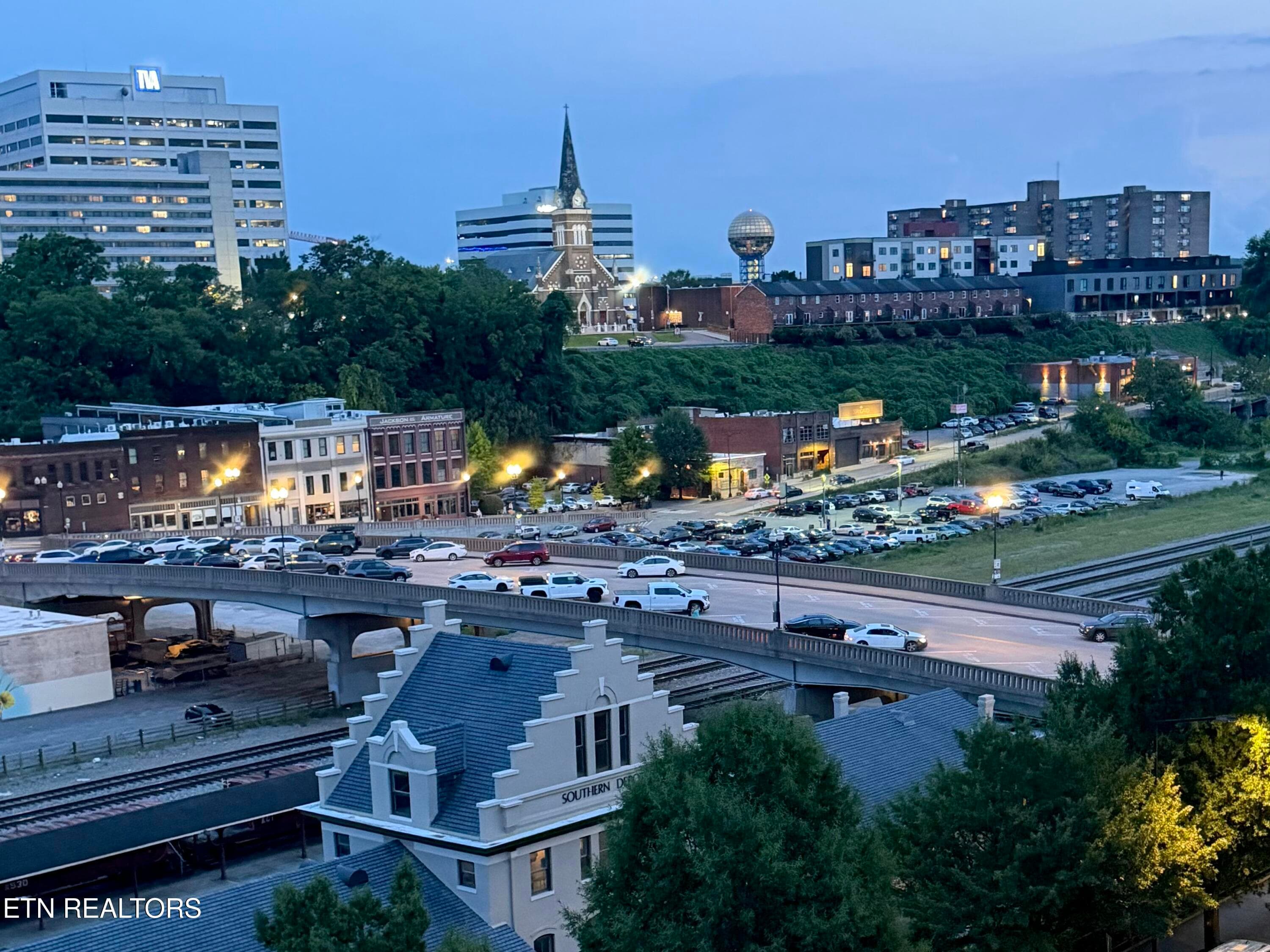 Twilight Balcony View - 333 W Depot Ave 602, Knoxville, TN 37917, Knoxville