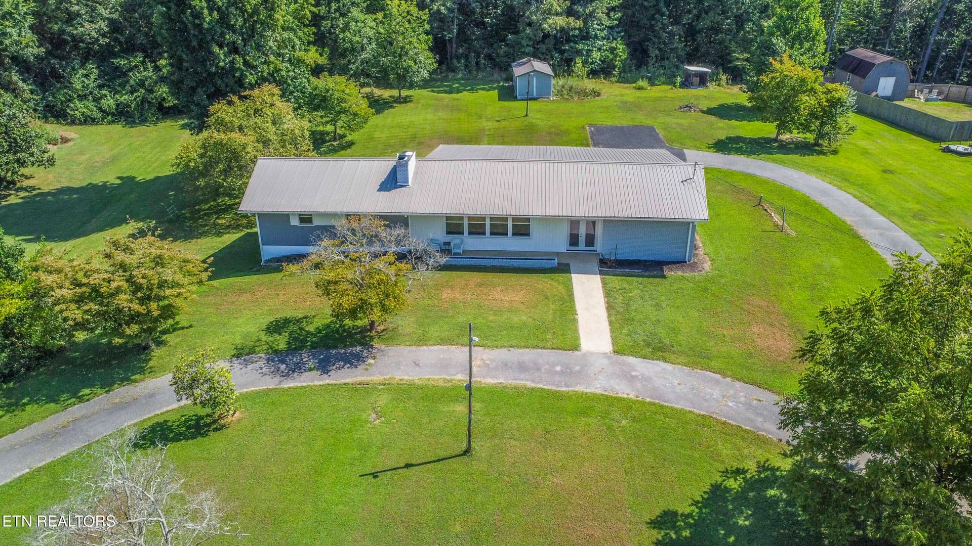 940 Riley Drive, Lenoir City, TN 37771