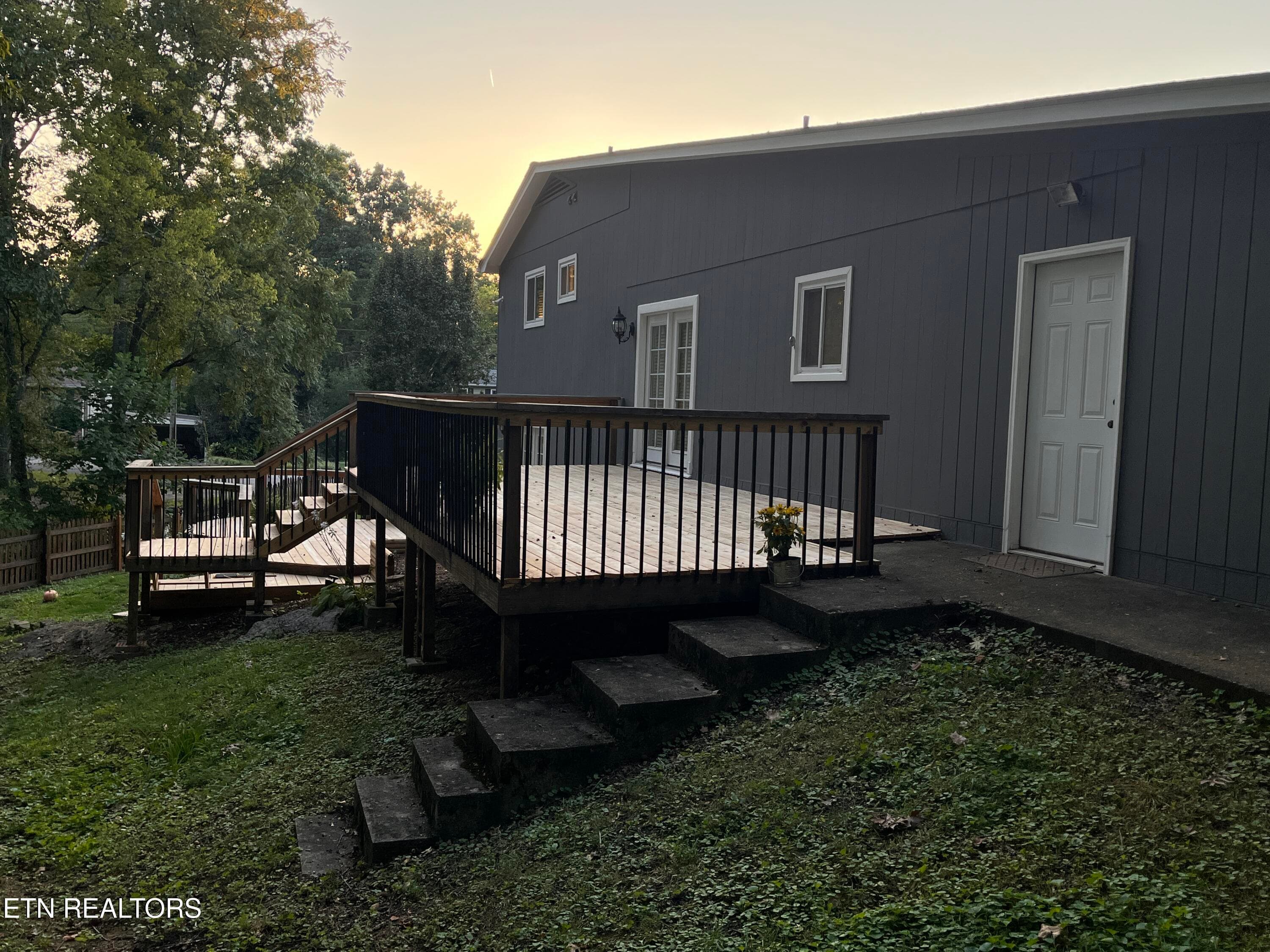 Upper & Lower Decks - 104 Clark Lane, Oak Ridge, TN 37830