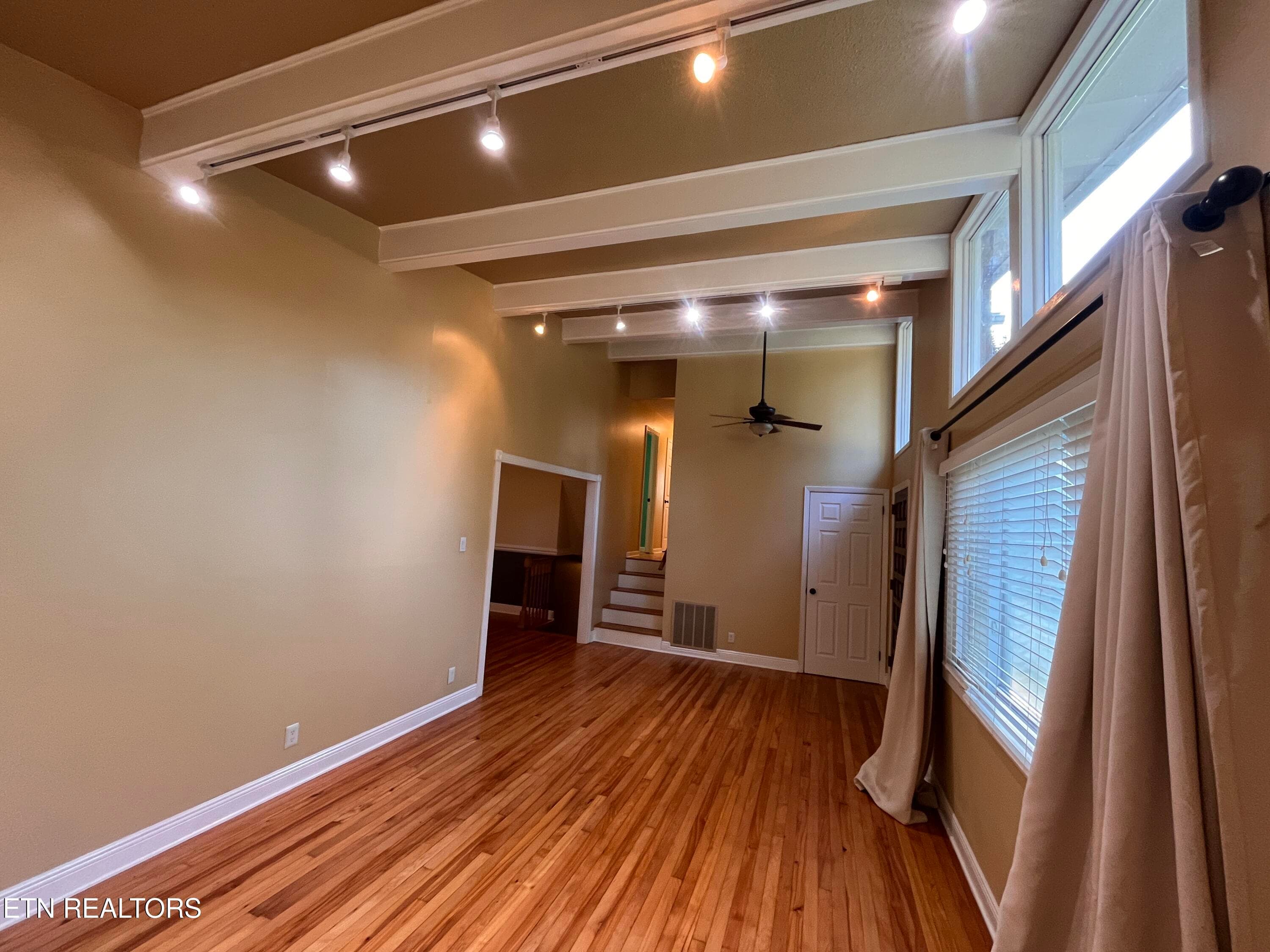 Vaulted, Beam Ceiling - 104 Clark Lane, Oak Ridge, TN 37830