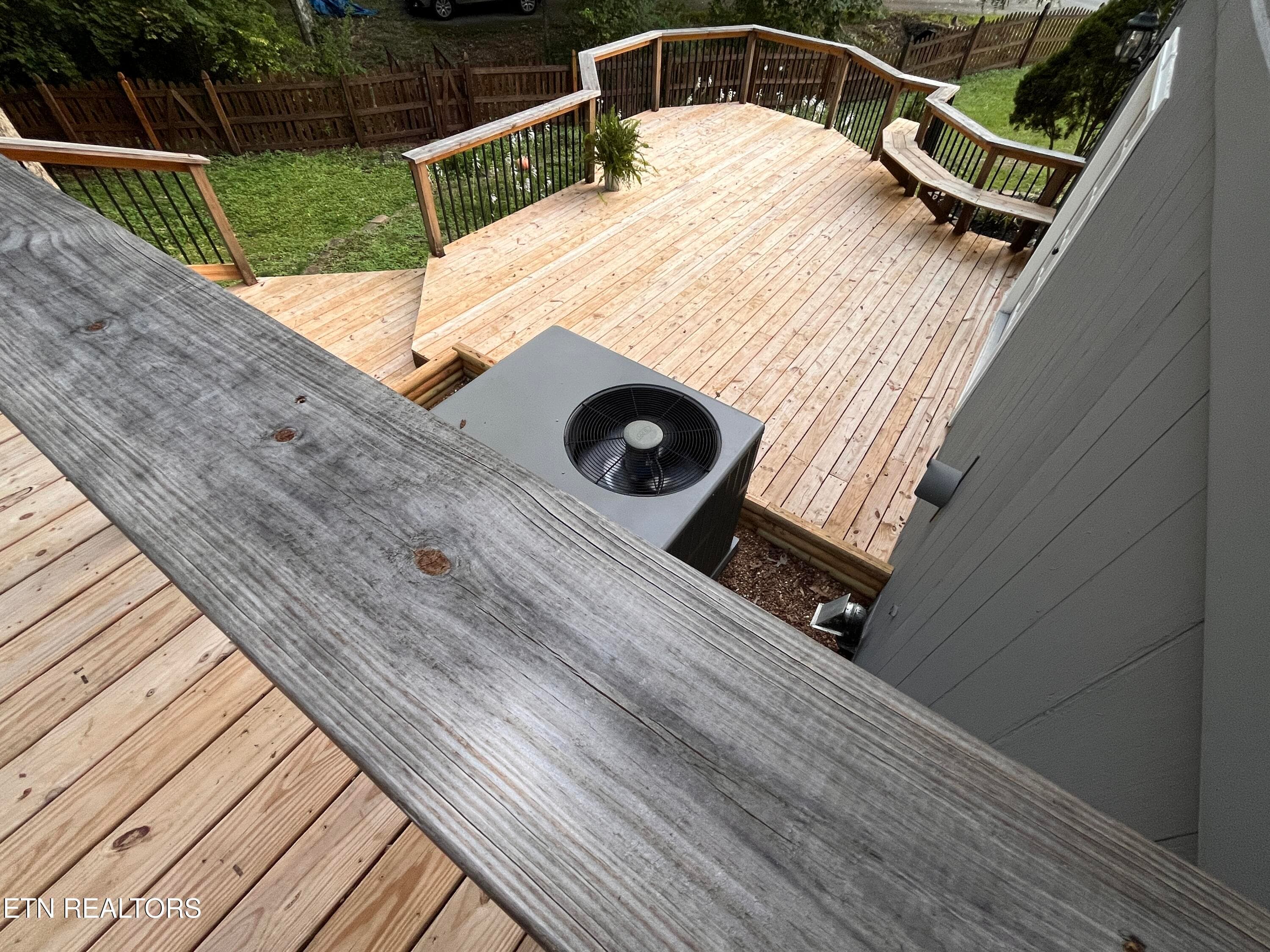 Upper & Lower Decks - 104 Clark Lane, Oak Ridge, TN 37830