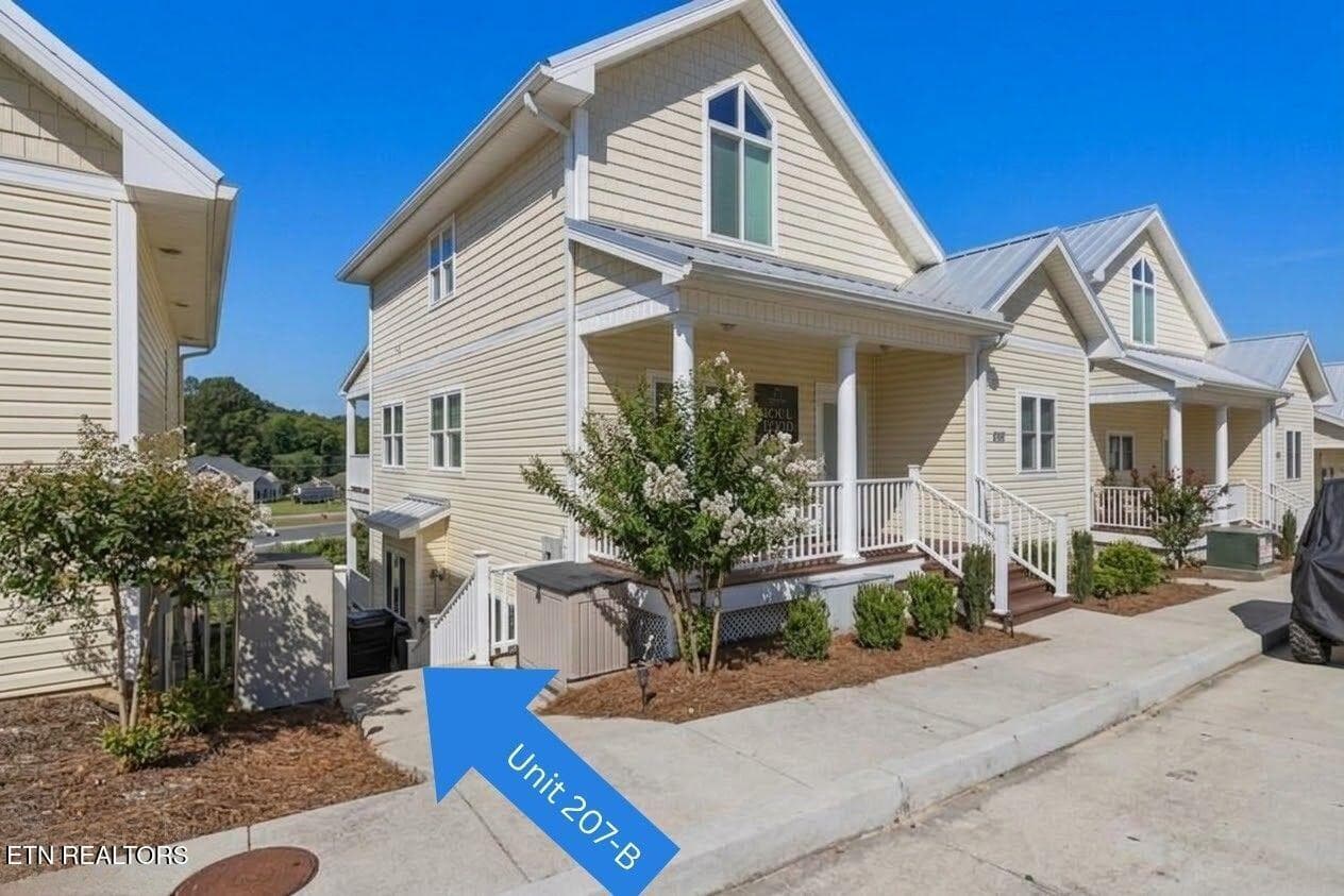 207(B) N Deer Village Lane, LaFollette, TN 37766