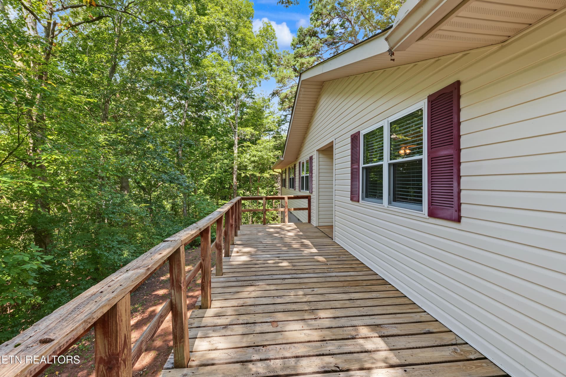 DSC06349-2 - 3140 Louisville Rd, Louisville, TN 37777