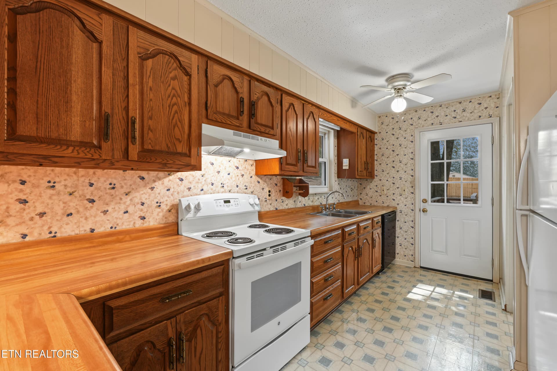 DSC06384-2 - 3140 Louisville Rd, Louisville, TN 37777