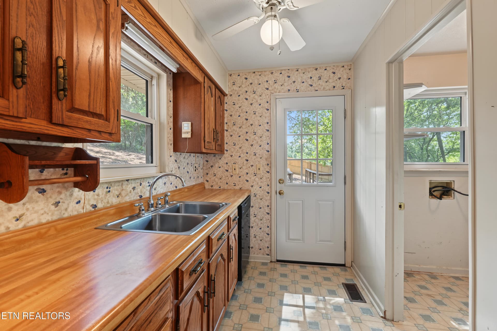 DSC06394-2 - 3140 Louisville Rd, Louisville, TN 37777