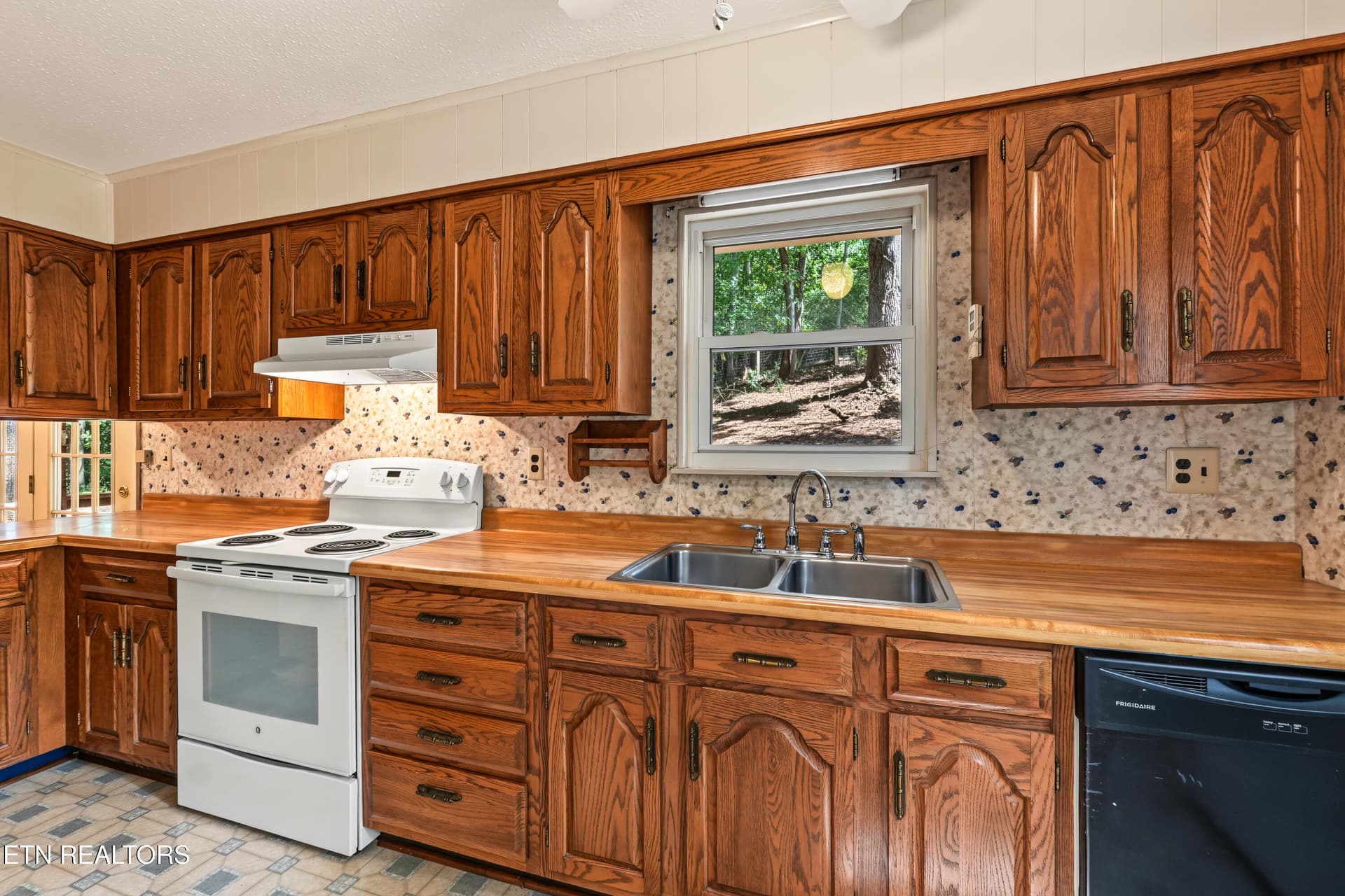 DSC06404-2 - 3140 Louisville Rd, Louisville, TN 37777
