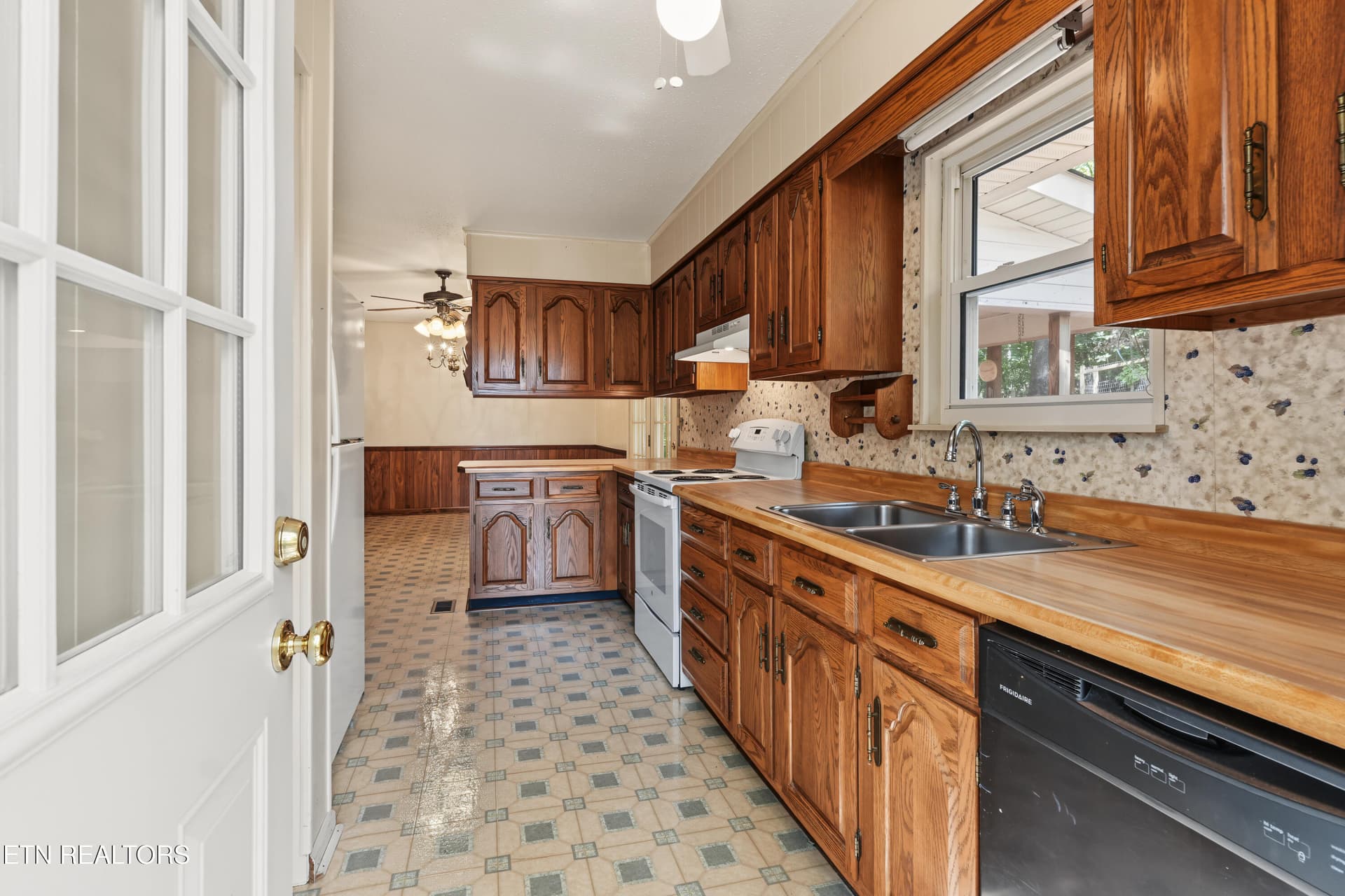 DSC06409-2 - 3140 Louisville Rd, Louisville, TN 37777