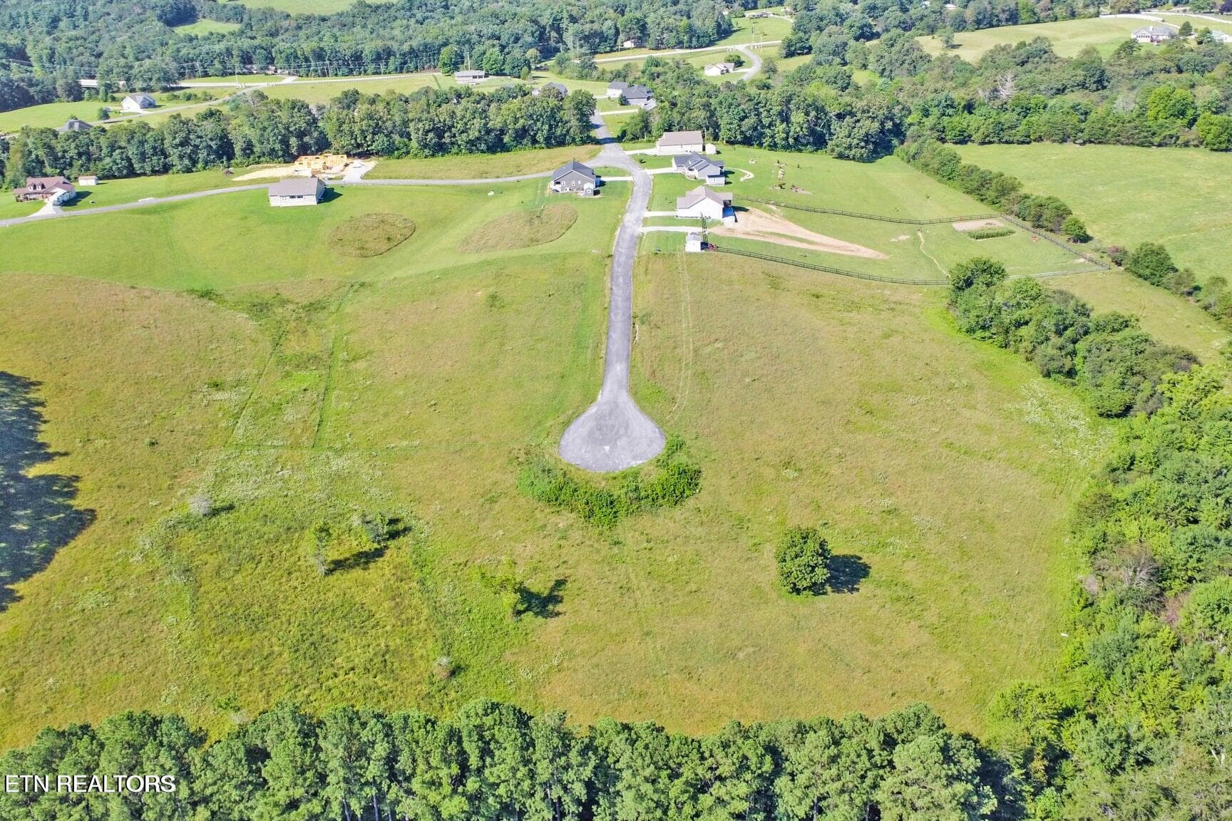 Estate Lane, Crab Orchard, TN 37723