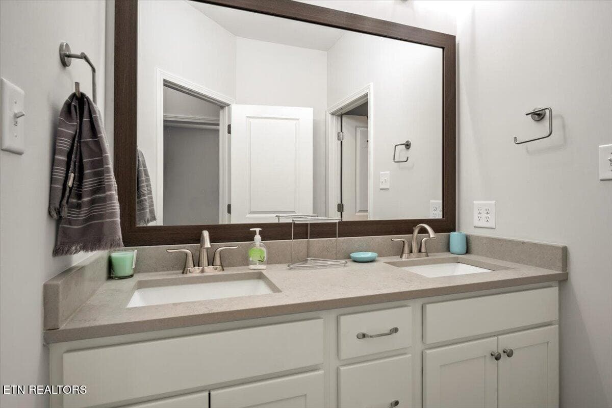 32-Full Bath - 10841 Snowfall Lane, Knoxville, TN 37931