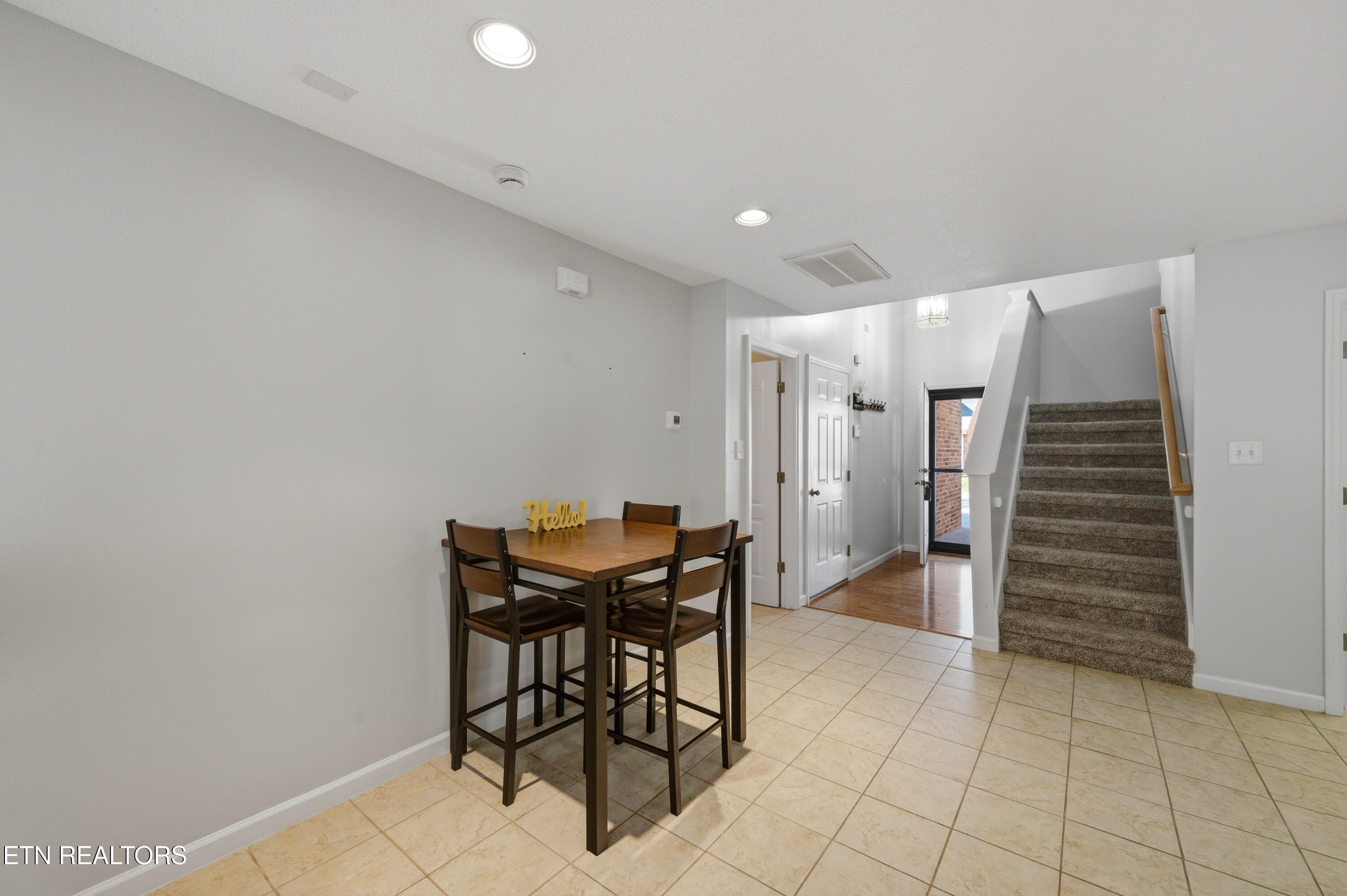 Dining area - 6946 La Christa Way, Knoxville, TN 37921, Knoxville