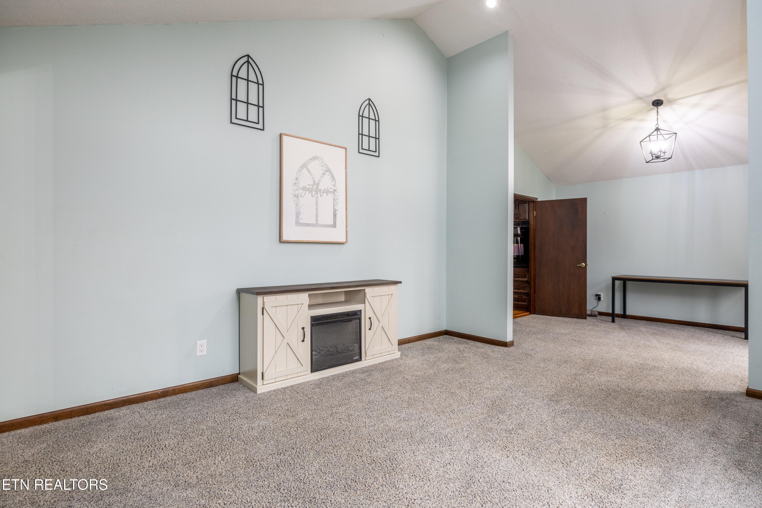 Living Room - 147 County Road 576, Englewood, TN 37329