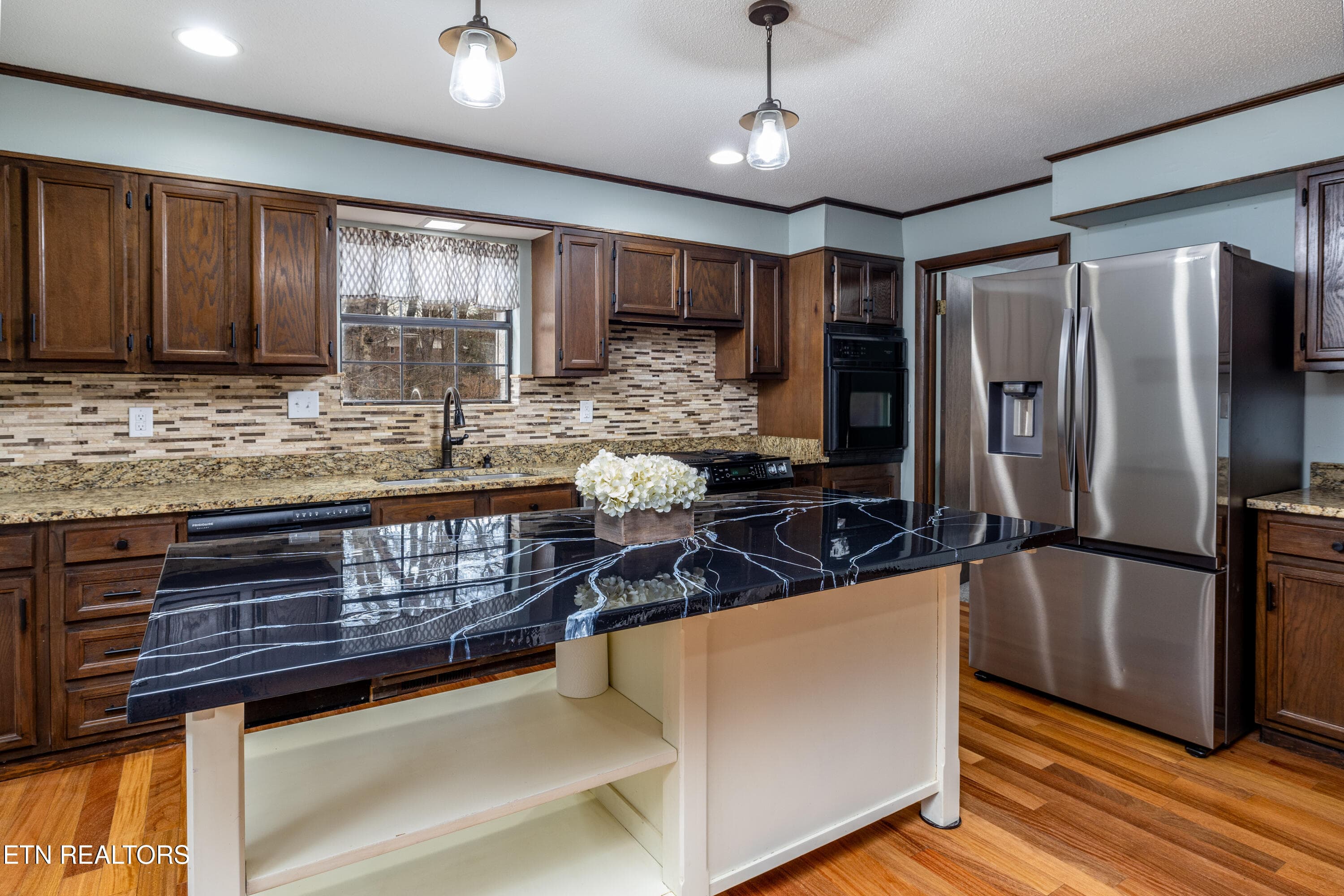 Kitchen - 147 County Road 576, Englewood, TN 37329