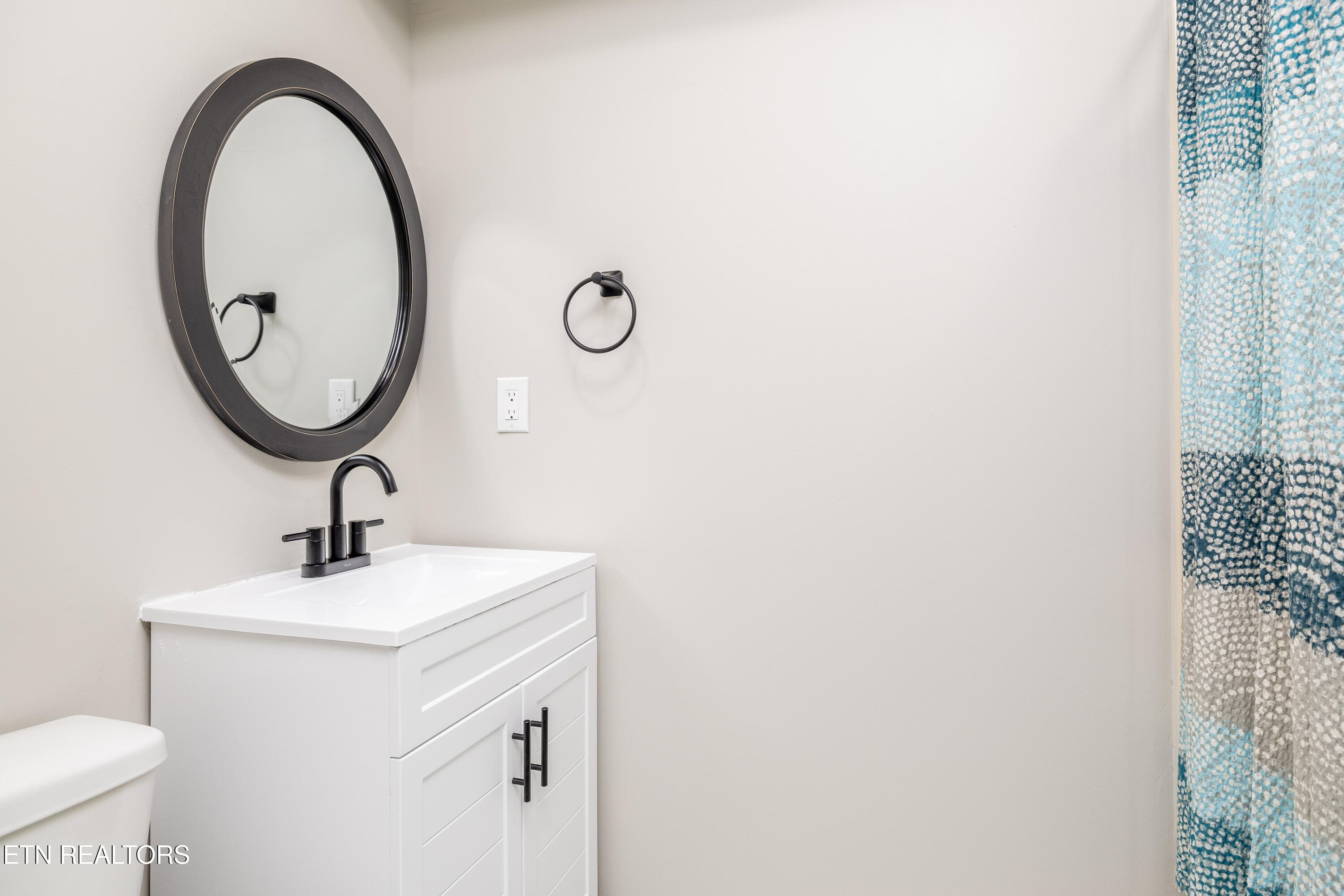 Laundry Room and Bathroom Downstairs - 147 County Road 576, Englewood, TN 37329
