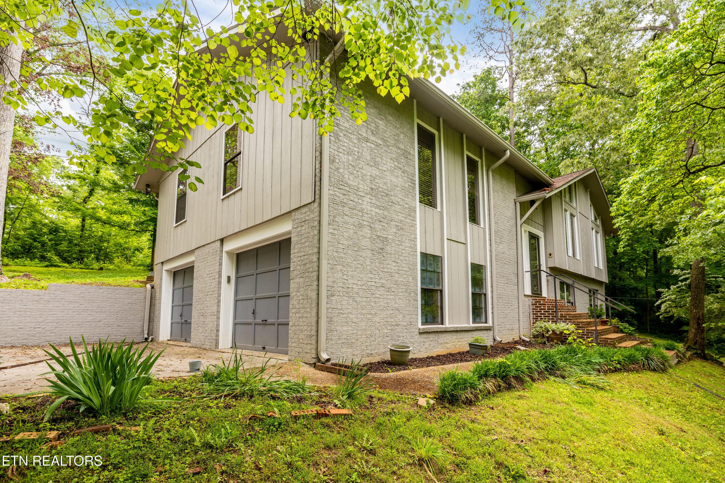 Spring Photos - 147 County Road 576, Englewood, TN 37329