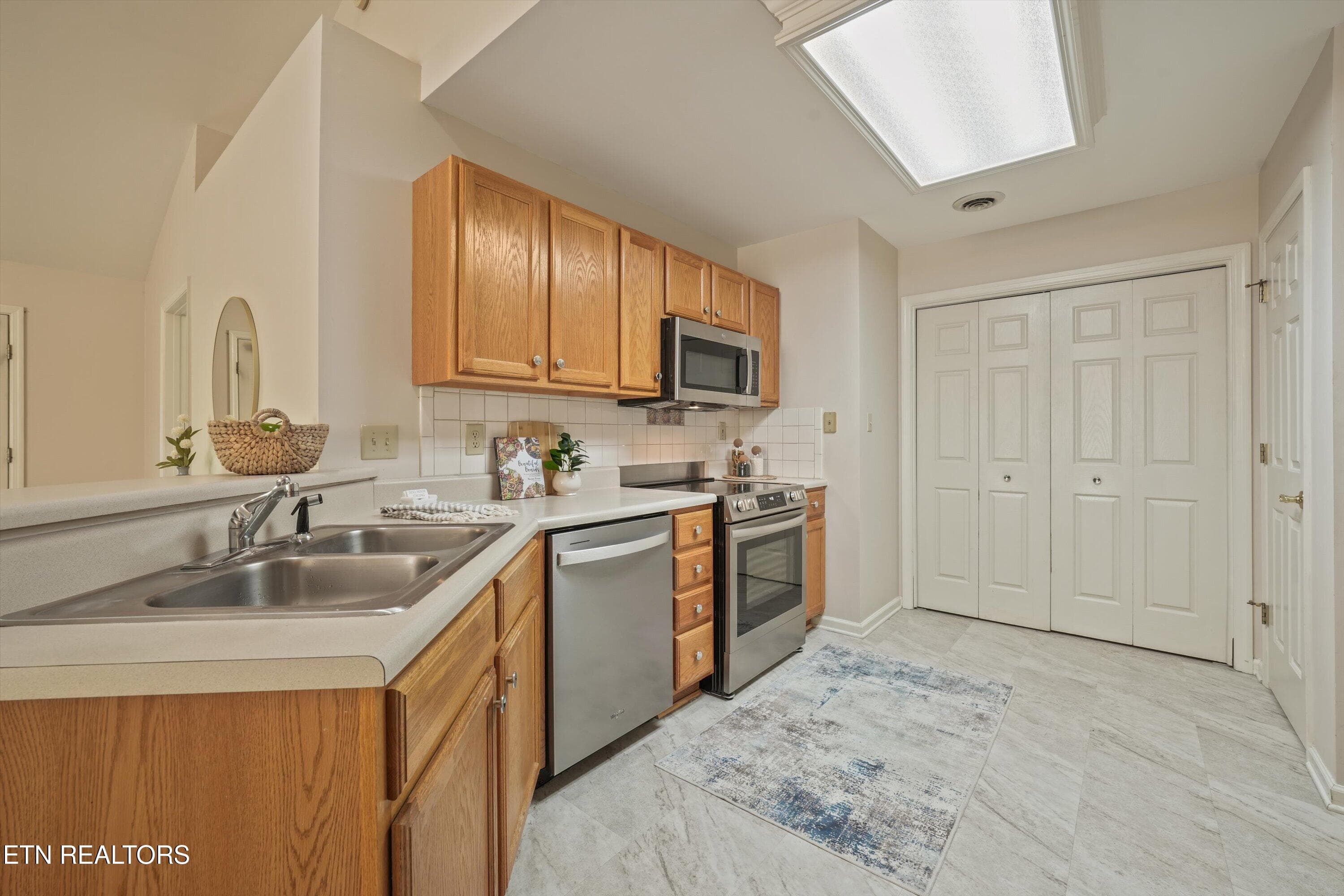 601 Applegate Lane Knoxville, TN 37934 - 601 Applegate Lane, Farragut, TN 37934
