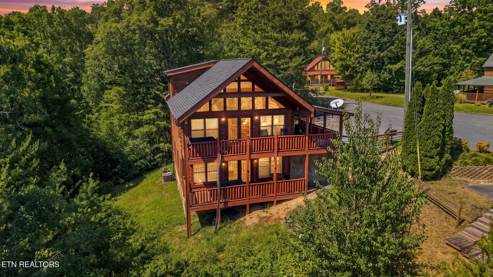 1713 Bear View Rd, Sevierville, TN 37876