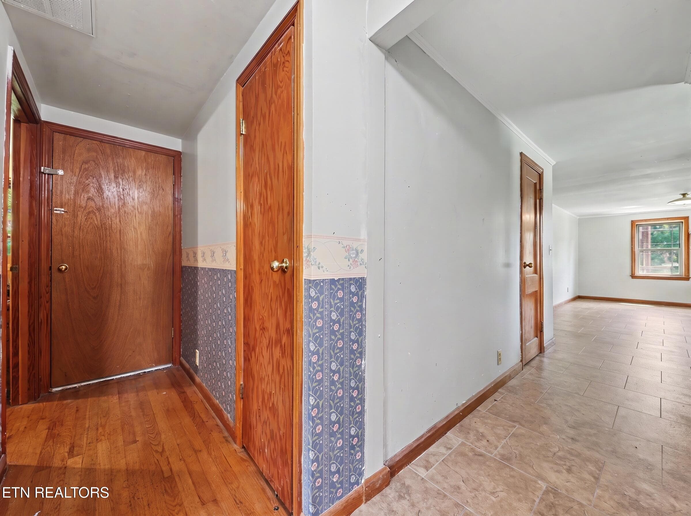 View of hallway to living room - 134 Hodges Lane, Maryville, TN 37804