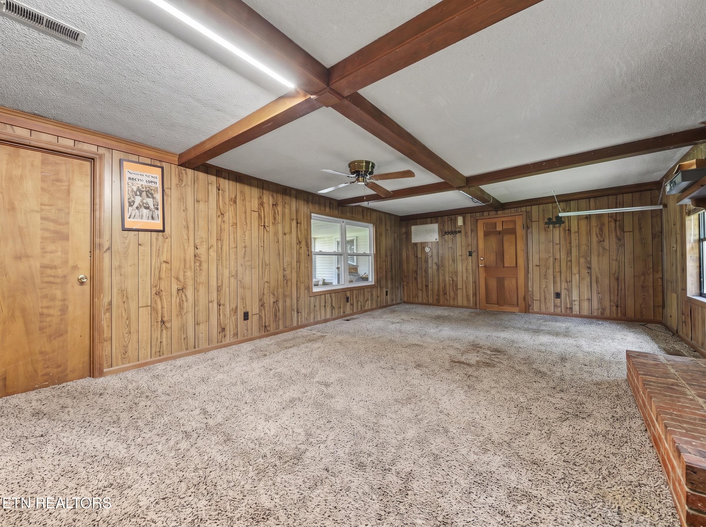 Family room - 134 Hodges Lane, Maryville, TN 37804