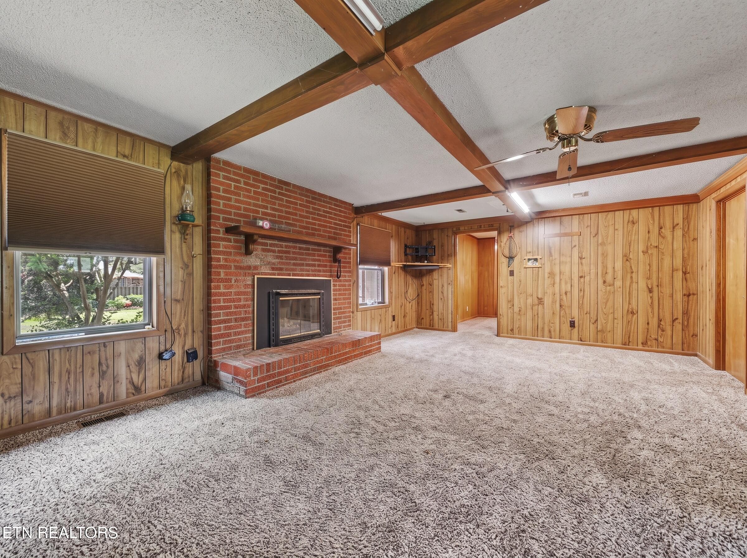 Family room - 134 Hodges Lane, Maryville, TN 37804
