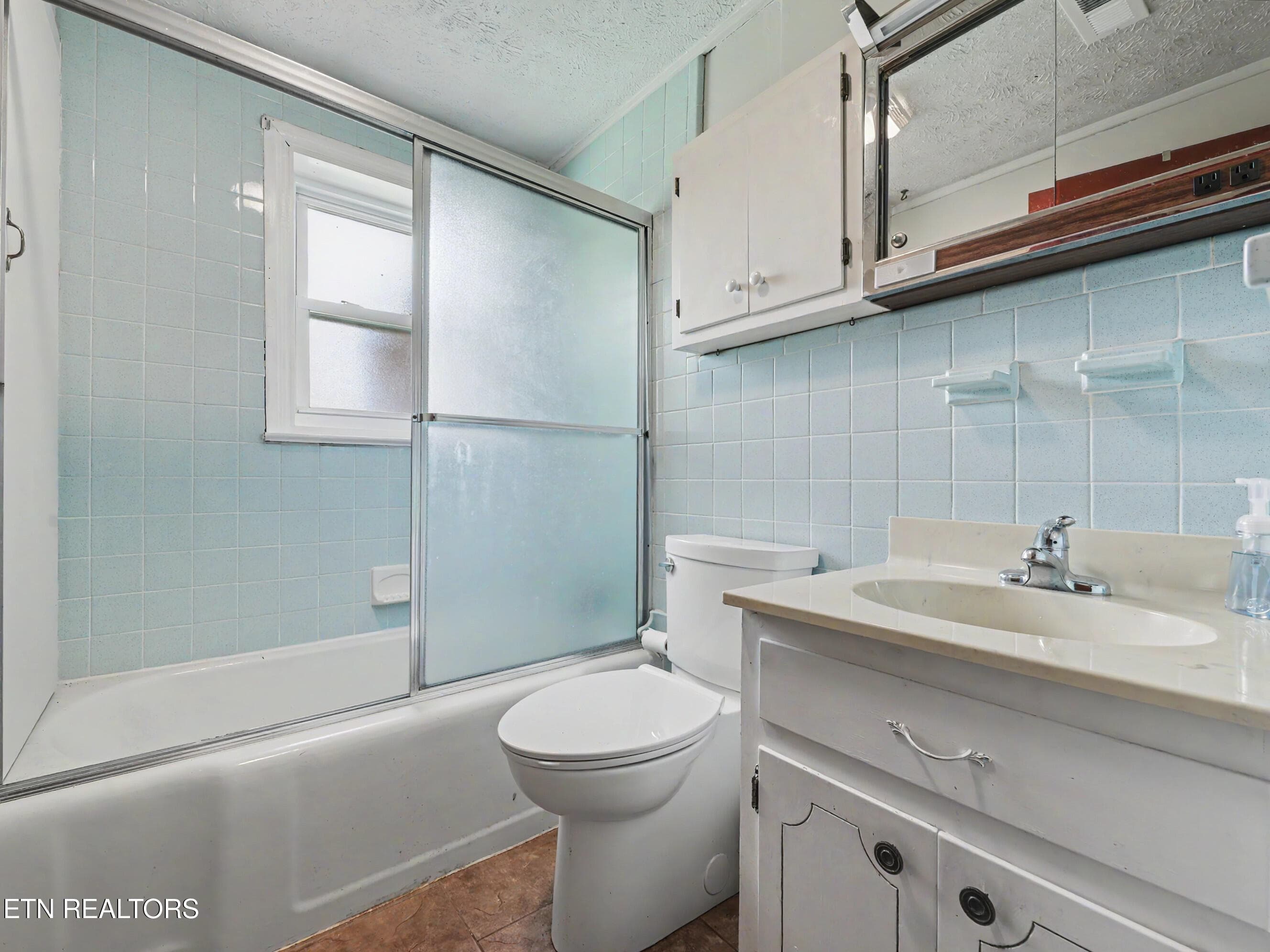 Bathroom 2 - 134 Hodges Lane, Maryville, TN 37804