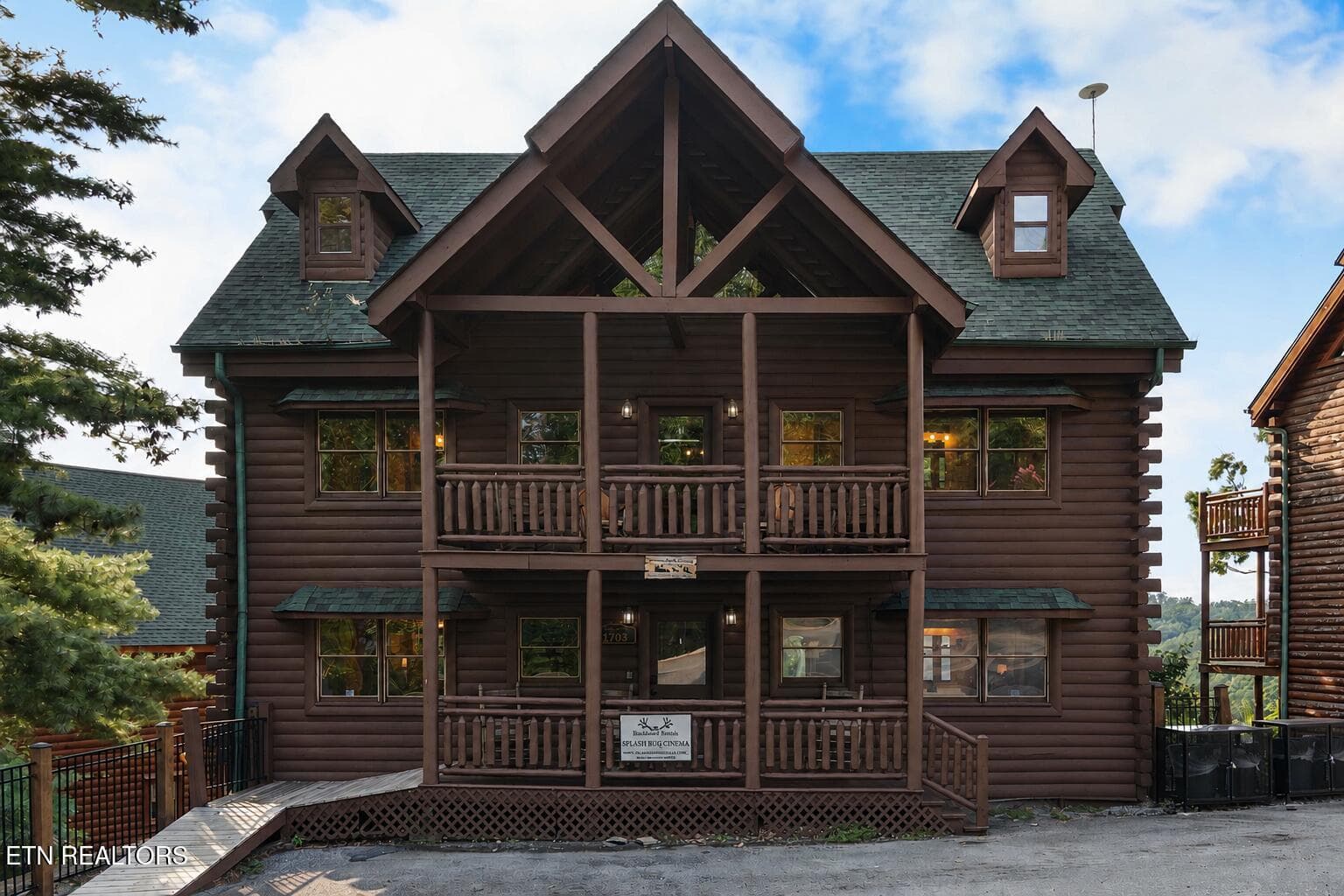 1703 High Rock Way, Sevierville, TN 37862