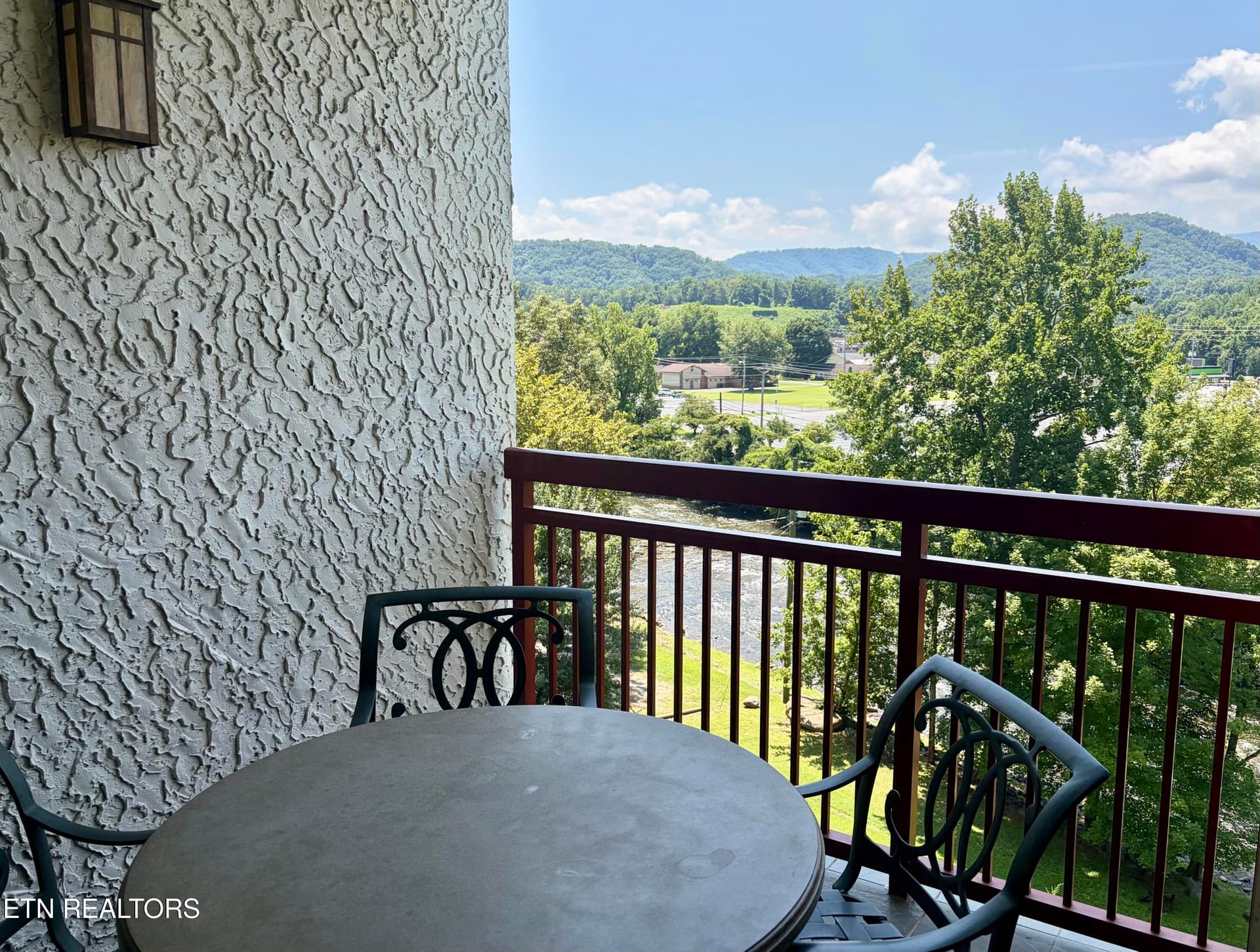 212 Dollywood Lane UNIT 444, Pigeon Forge, TN 37863