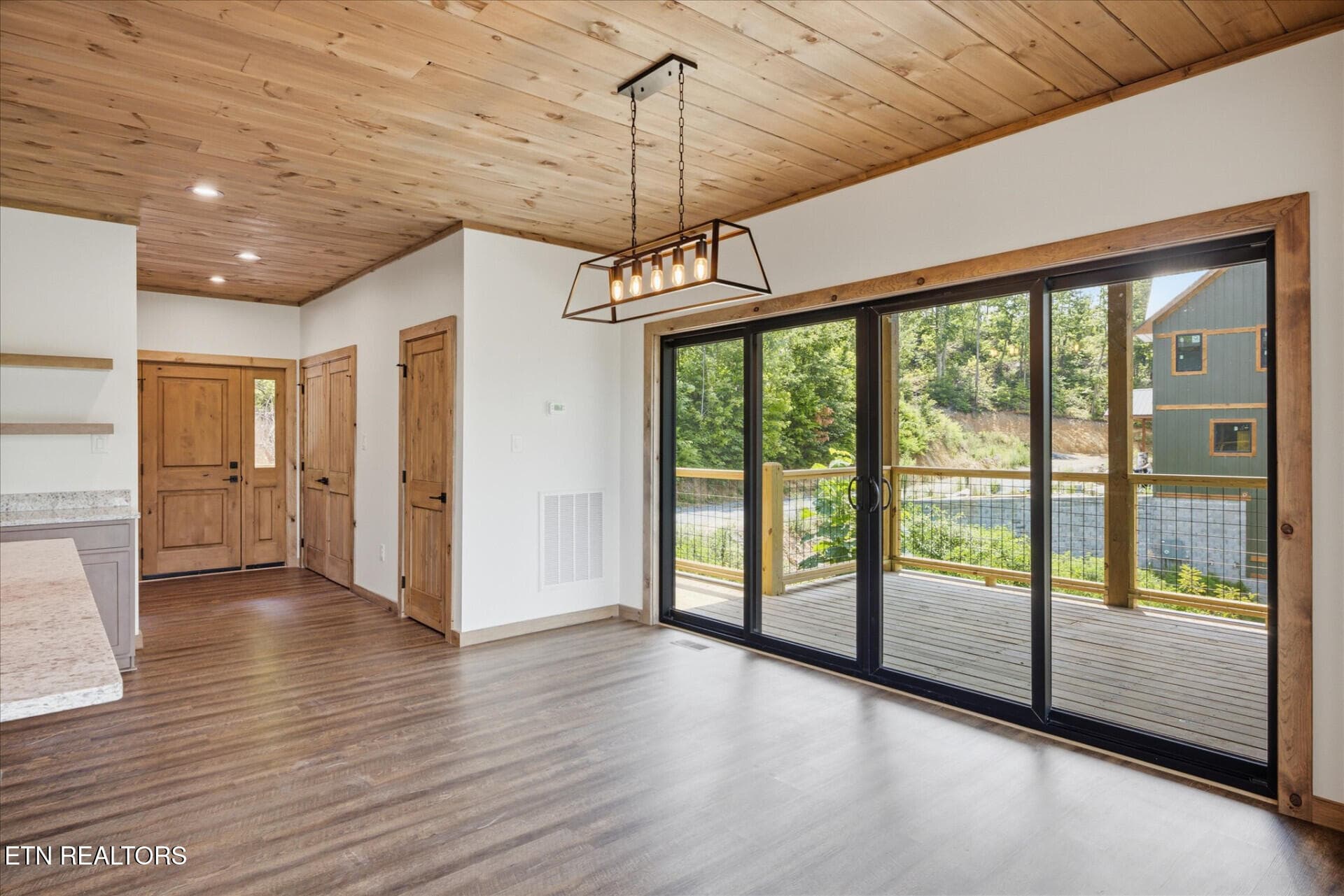 2046SpurlingRd_71037_16 - 2046 Spurling Rd, Sevierville, TN 37862