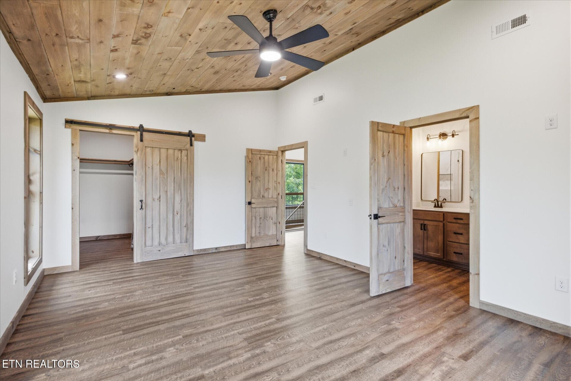 2046SpurlingRd_71037_33 - 2046 Spurling Rd, Sevierville, TN 37862