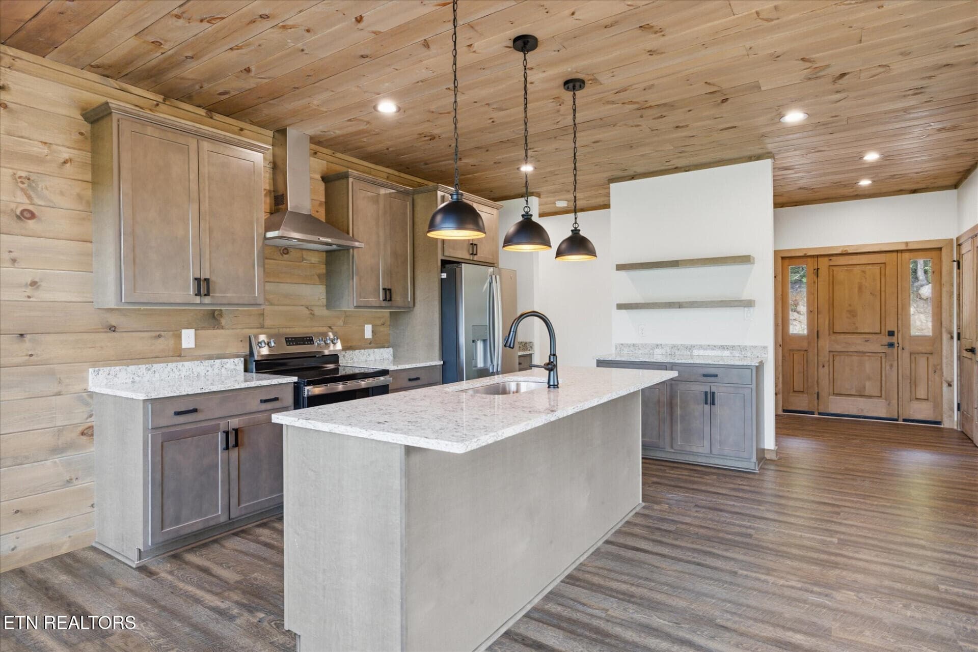 2046SpurlingRd_71037_8 - 2046 Spurling Rd, Sevierville, TN 37862