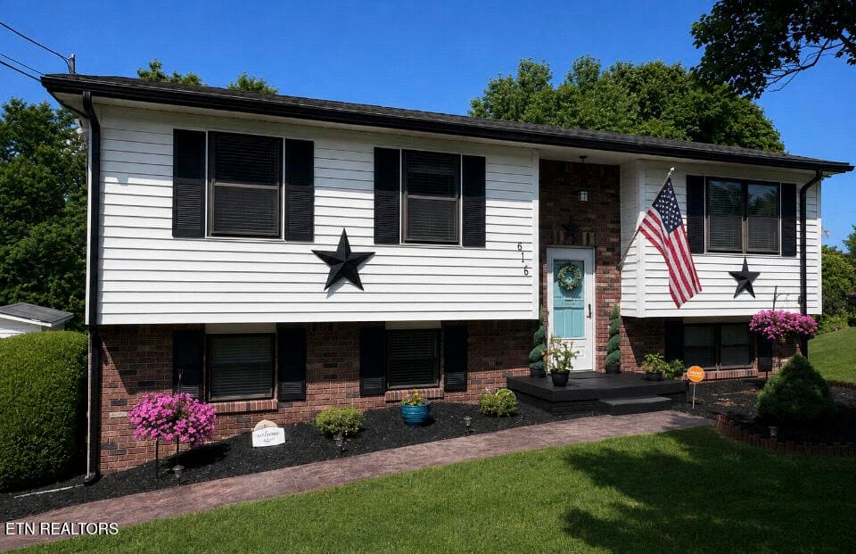 6116 Renee Rd, Corryton, TN 37721