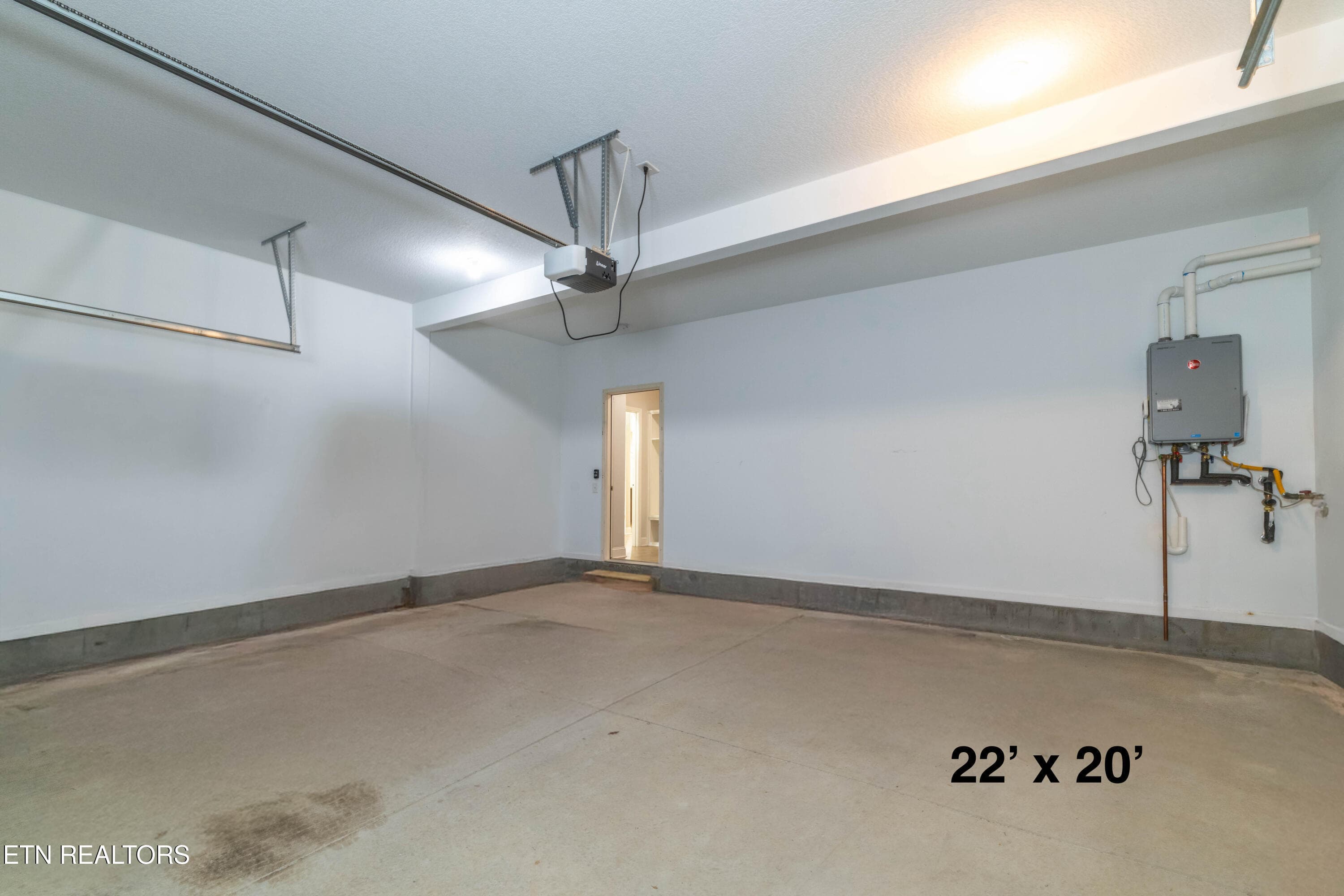 Garage - 1111 Snowy Peak Lane, Knoxville, TN 37922, Knoxville