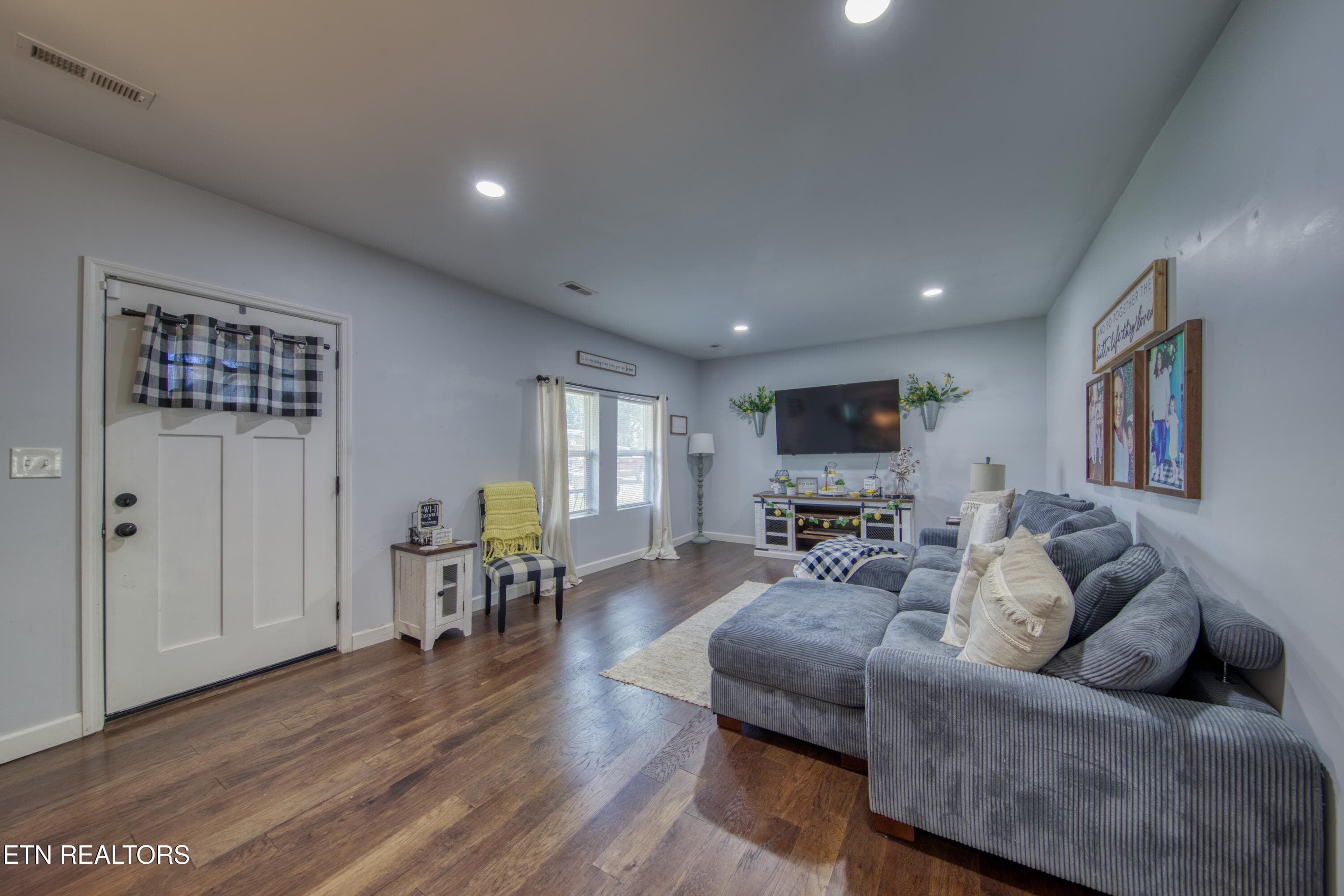 0H3A2452_63 - 7804 Sevierville Pike, Knoxville, TN 37920