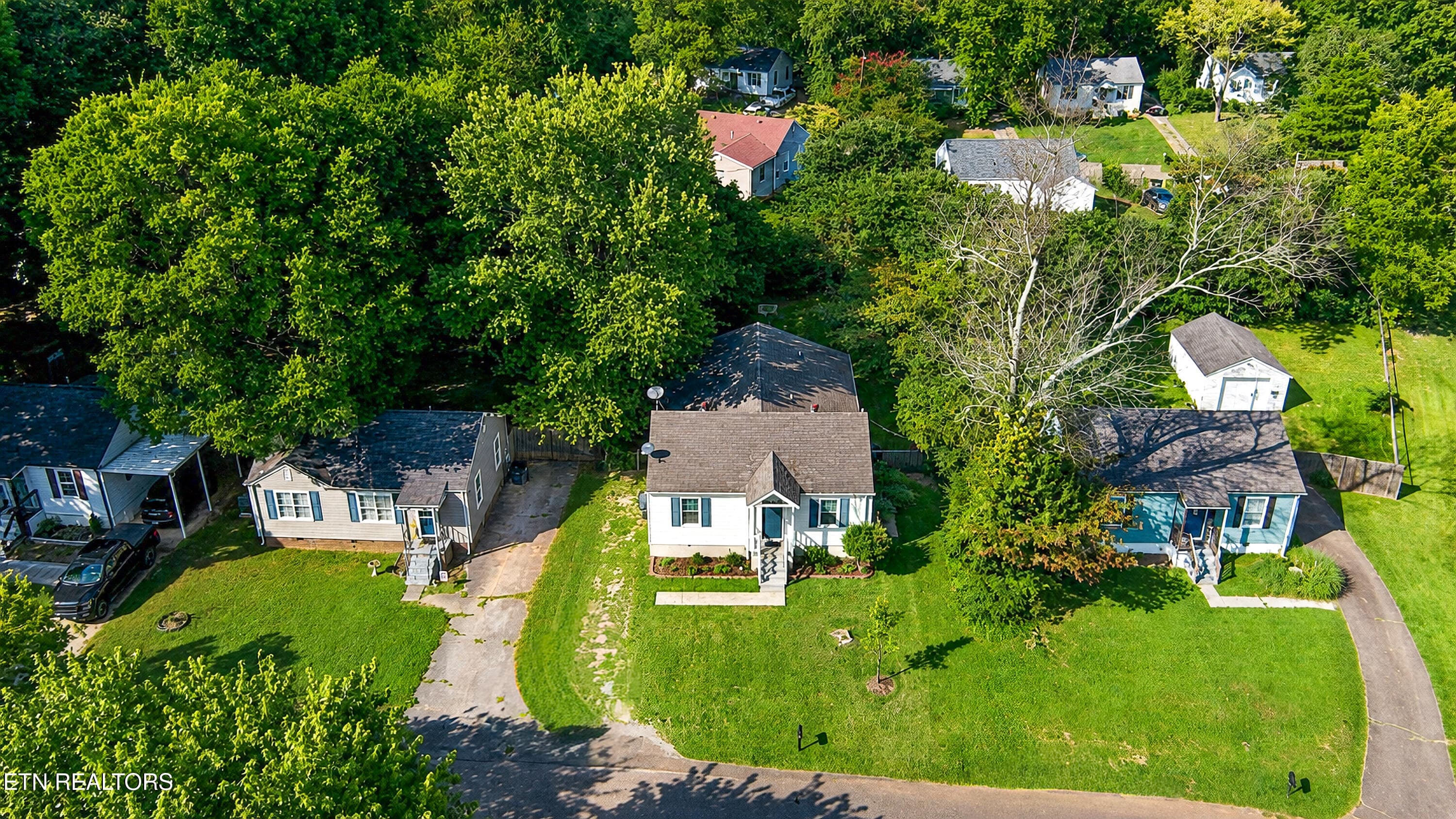 boxwood-41 - 2340 Boxwood Lane, Knoxville, TN 37917